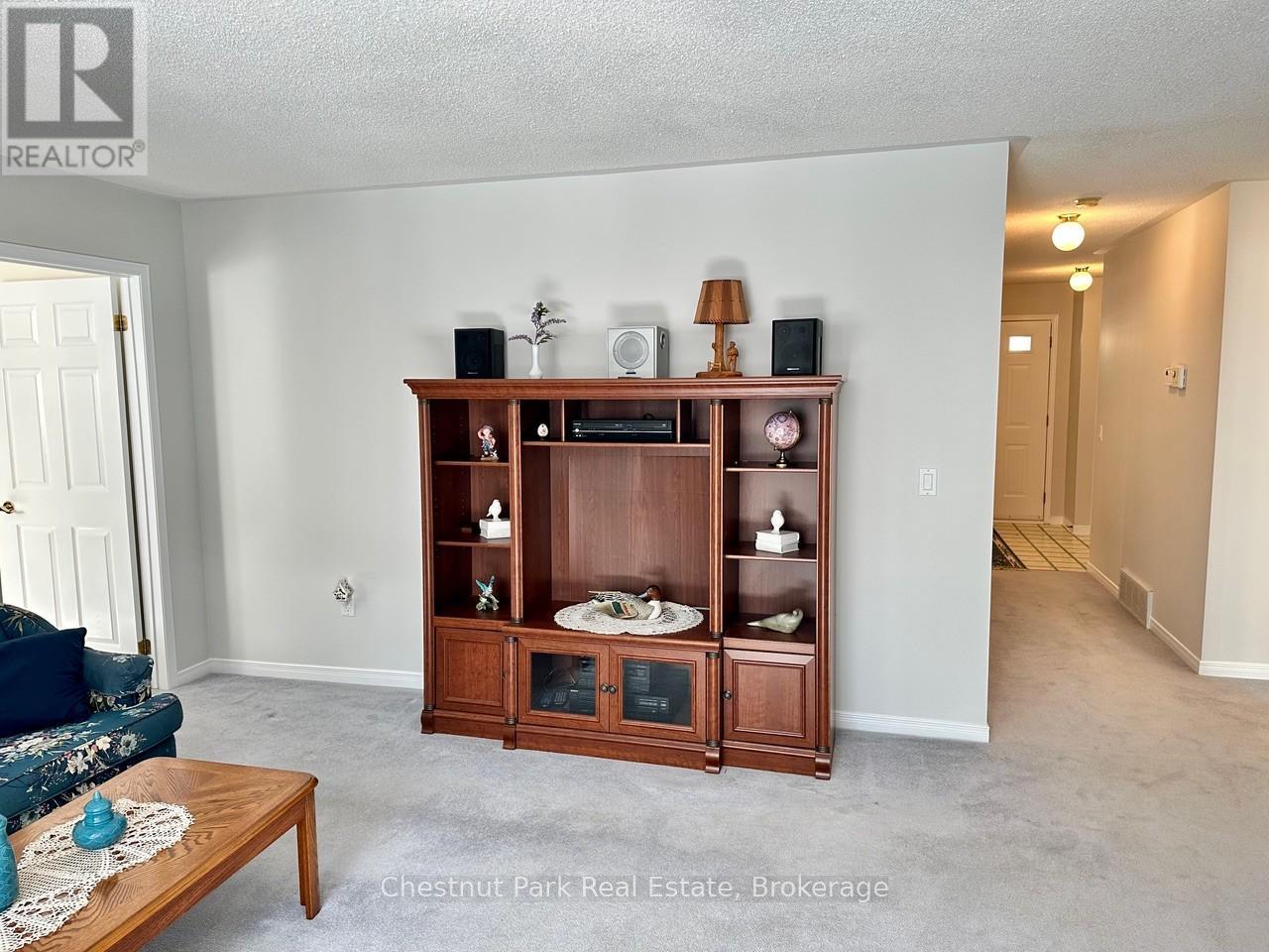 45 Pine Ridge Gate E, Gravenhurst, Ontario  P1P 1Y4 - Photo 5 - X12975124