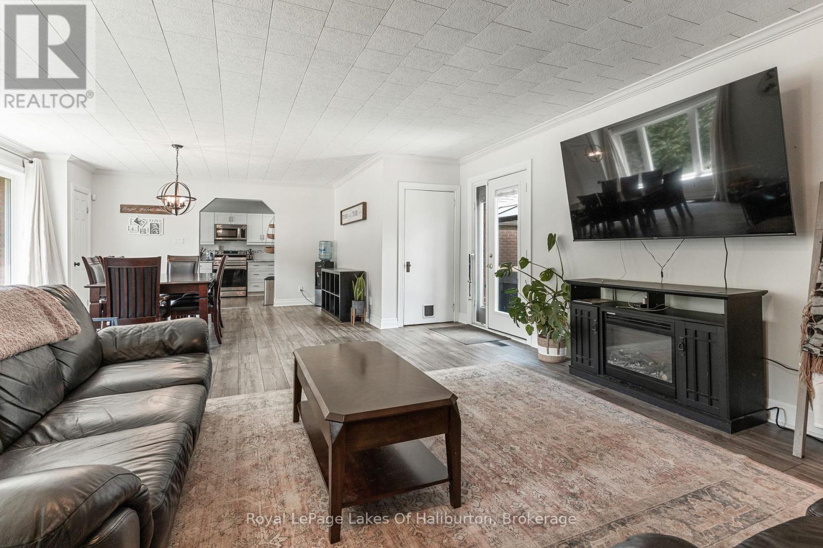 3875 Loop Road, Dysart Et Al, Ontario  K0L 1X0 - Photo 8 - X12975716