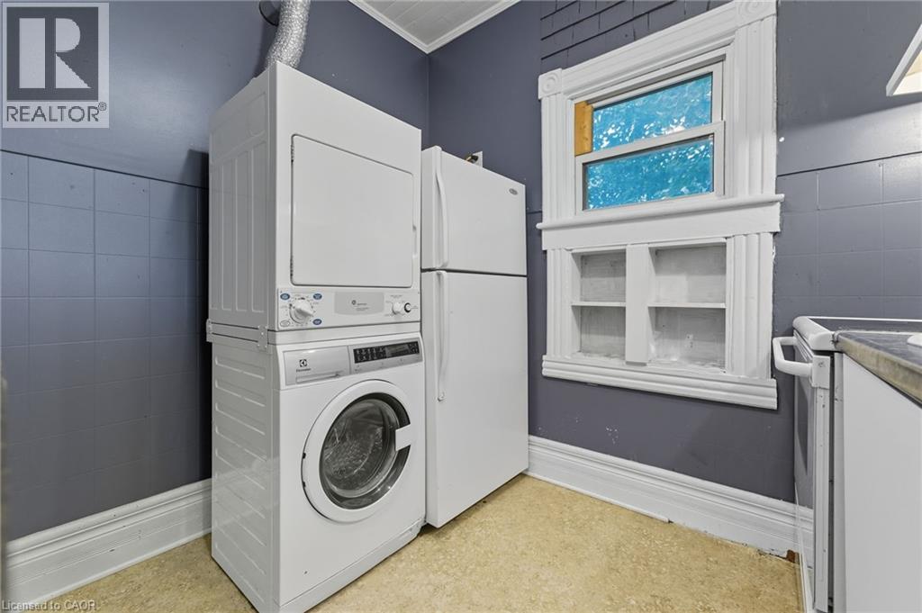 8 Tasker Street, St. Catharines, Ontario  L2R 3Z8 - Photo 13 - 40818761