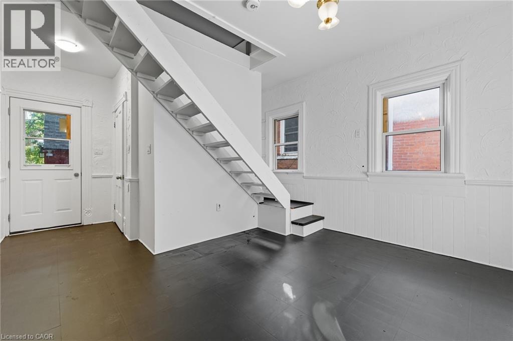 8 Tasker Street, St. Catharines, Ontario  L2R 3Z8 - Photo 15 - 40818761