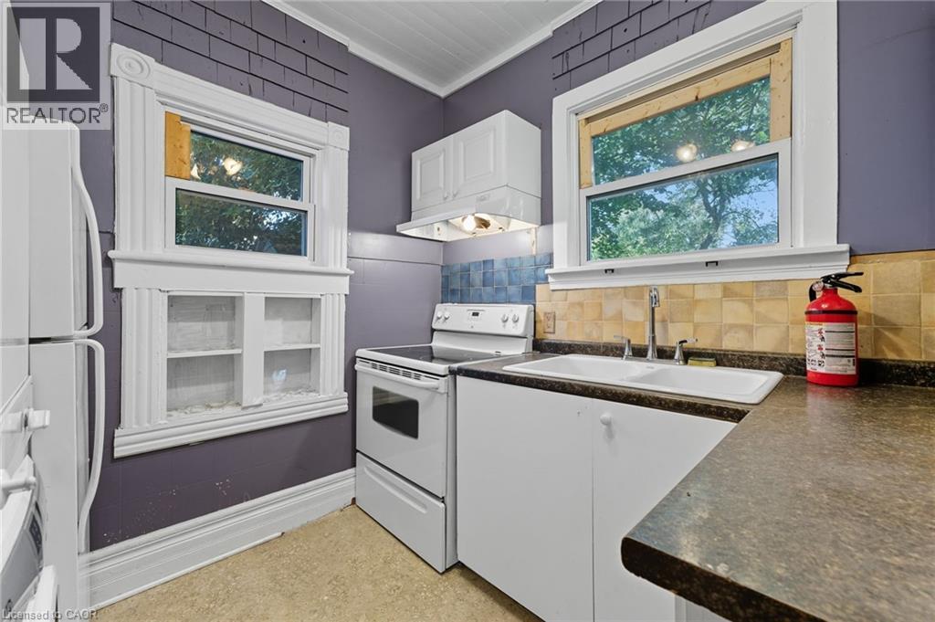 8 Tasker Street, St. Catharines, Ontario  L2R 3Z8 - Photo 13 - 40818739