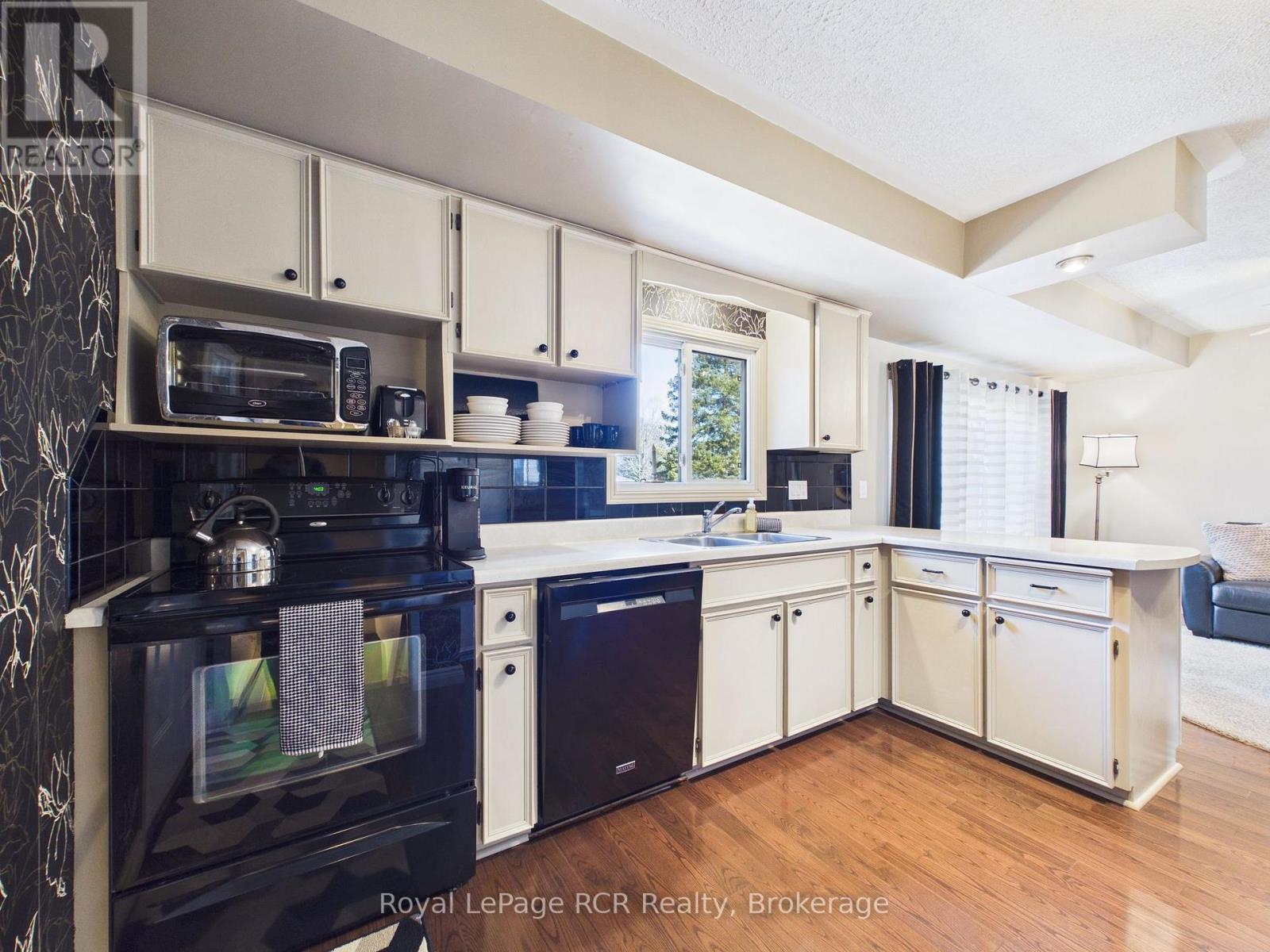 330 Glenn Road, North Huron, Ontario  N0G 2W0 - Photo 12 - X12977874
