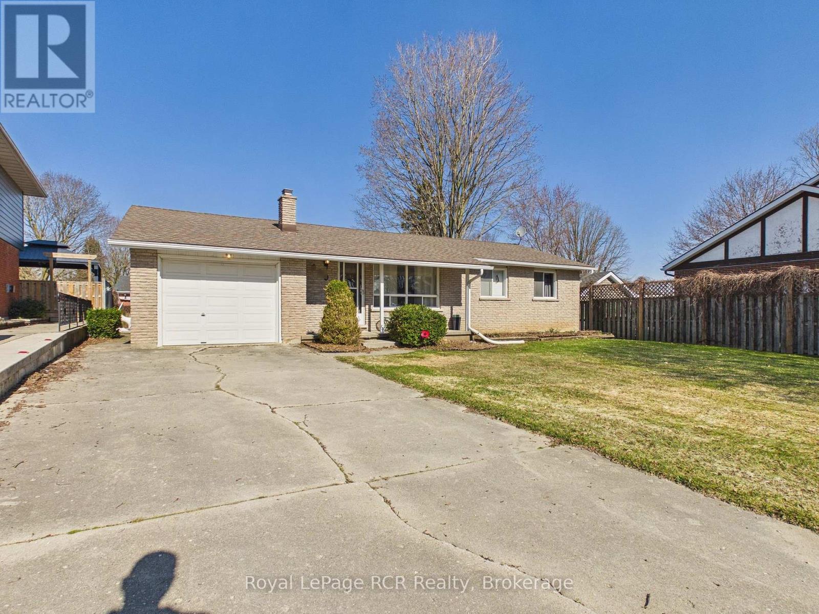 330 Glenn Road, North Huron, Ontario  N0G 2W0 - Photo 2 - X12977874