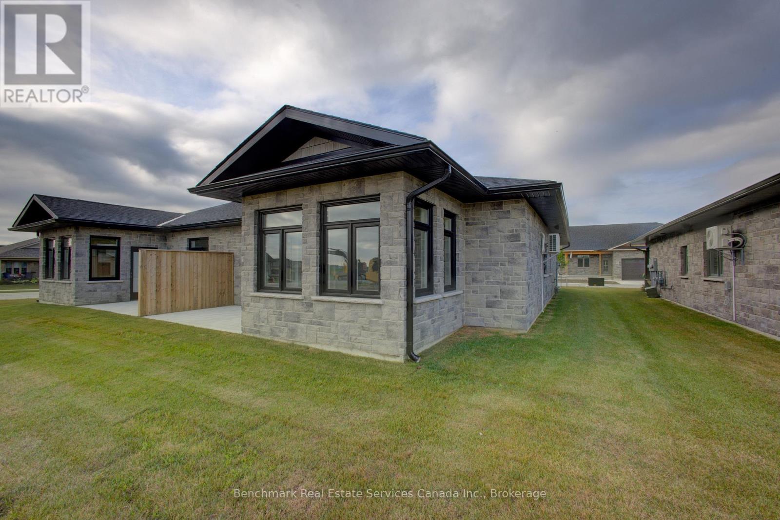 63 Cavalier Crescent, Huron-Kinloss, Ontario  N0G 2R0 - Photo 16 - X12978470