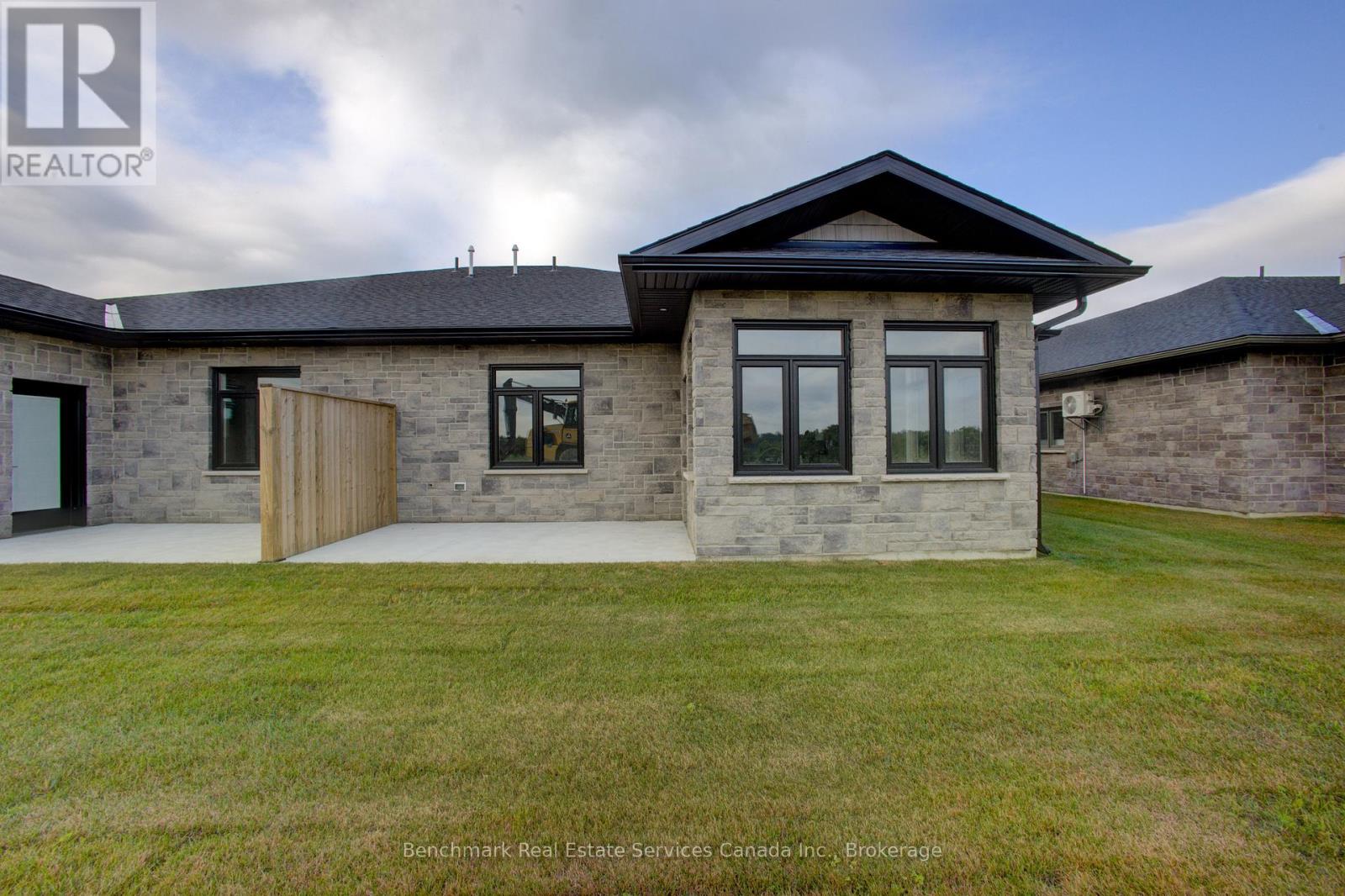 63 Cavalier Crescent, Huron-Kinloss, Ontario  N0G 2R0 - Photo 17 - X12978470