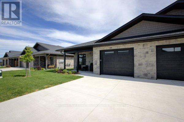 63 Cavalier Crescent, Huron-Kinloss, Ontario  N0G 2R0 - Photo 3 - X12978470