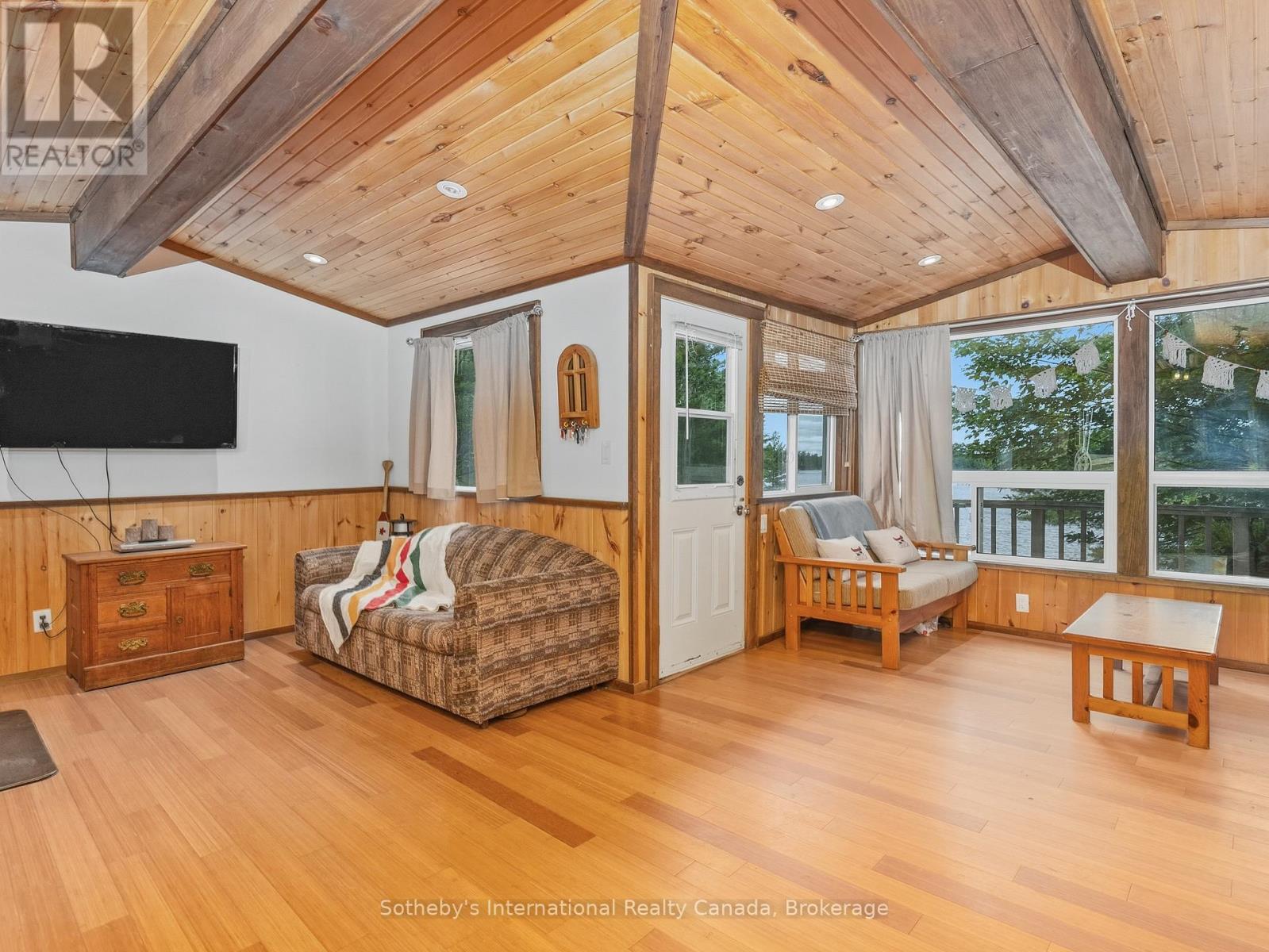 1040 Kahshe Lake, Gravenhurst, Ontario  P0E 1G0 - Photo 13 - X12980070