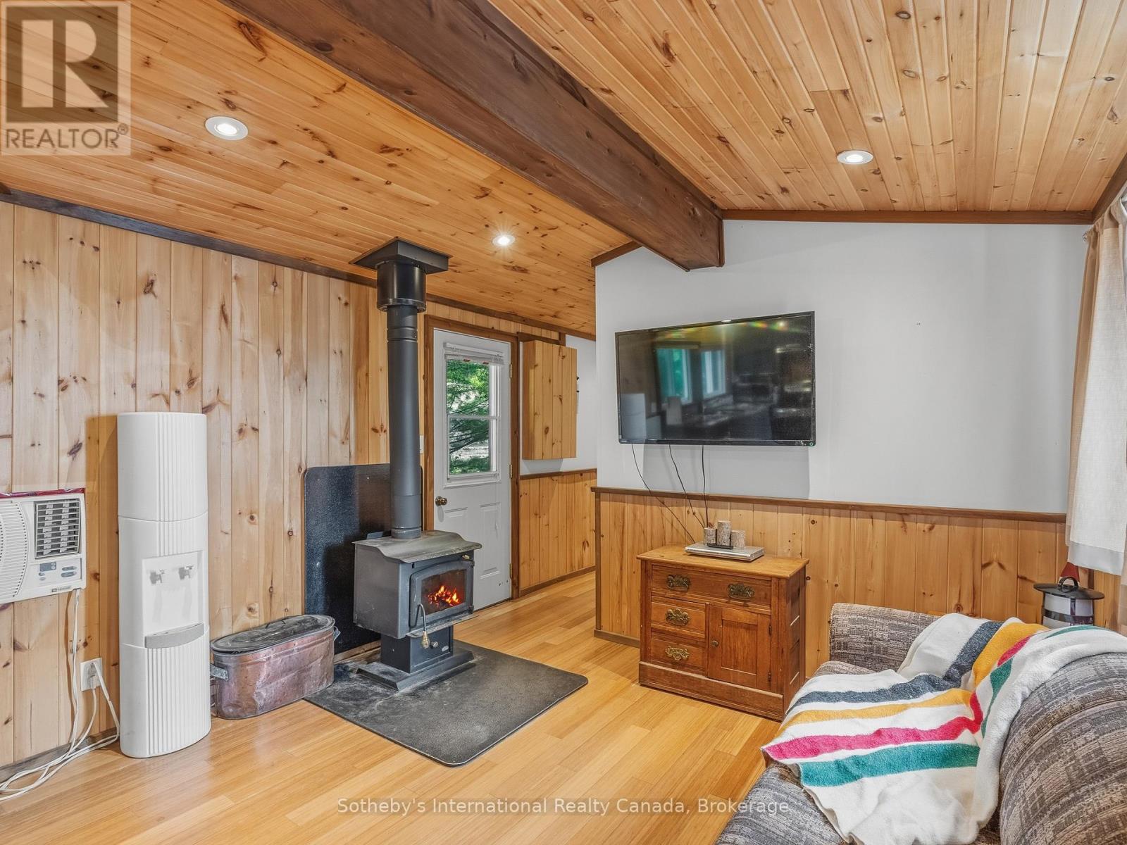 1040 Kahshe Lake, Gravenhurst, Ontario  P0E 1G0 - Photo 14 - X12980070