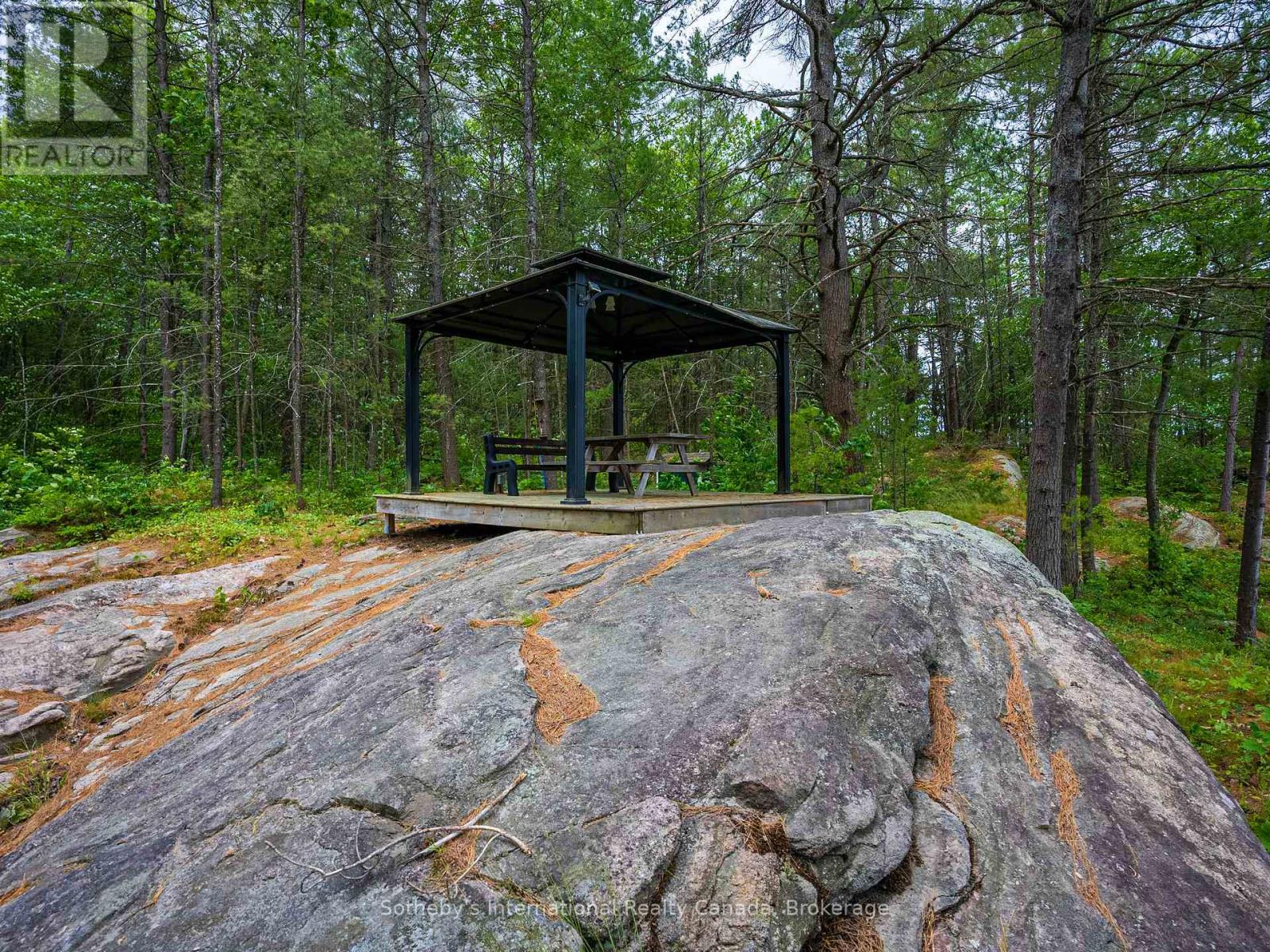1040 Kahshe Lake, Gravenhurst, Ontario  P0E 1G0 - Photo 31 - X12980070