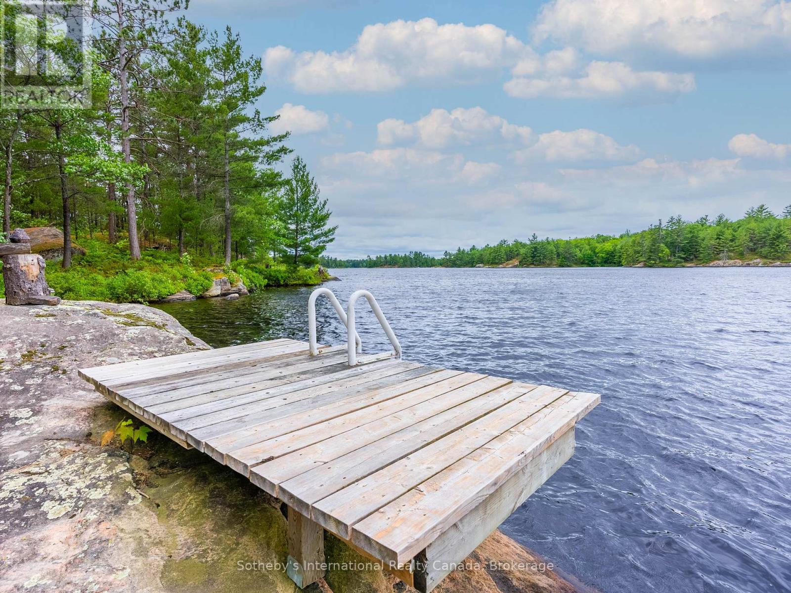 1040 Kahshe Lake, Gravenhurst, Ontario  P0E 1G0 - Photo 32 - X12980070
