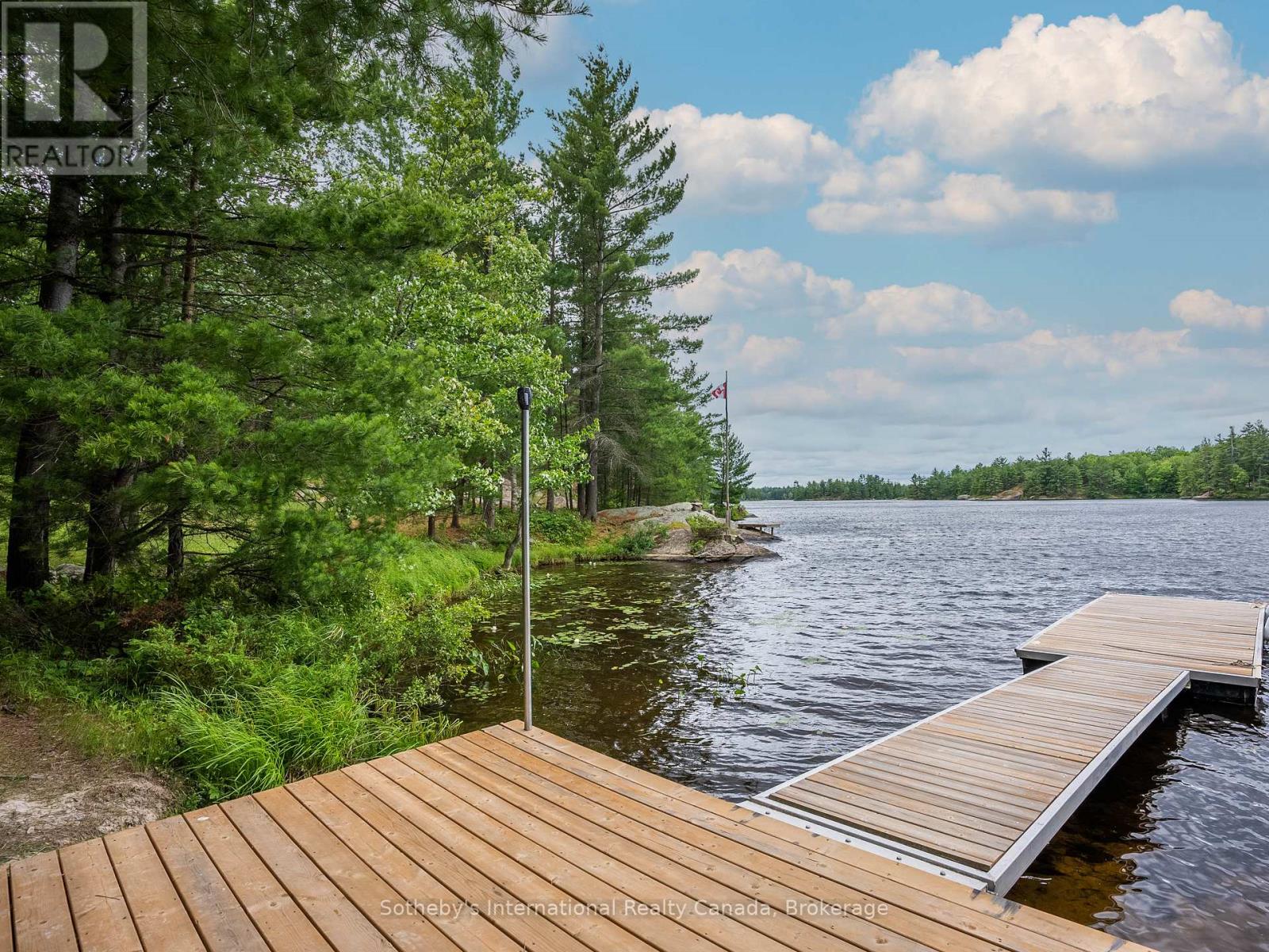 1040 Kahshe Lake, Gravenhurst, Ontario  P0E 1G0 - Photo 38 - X12980070