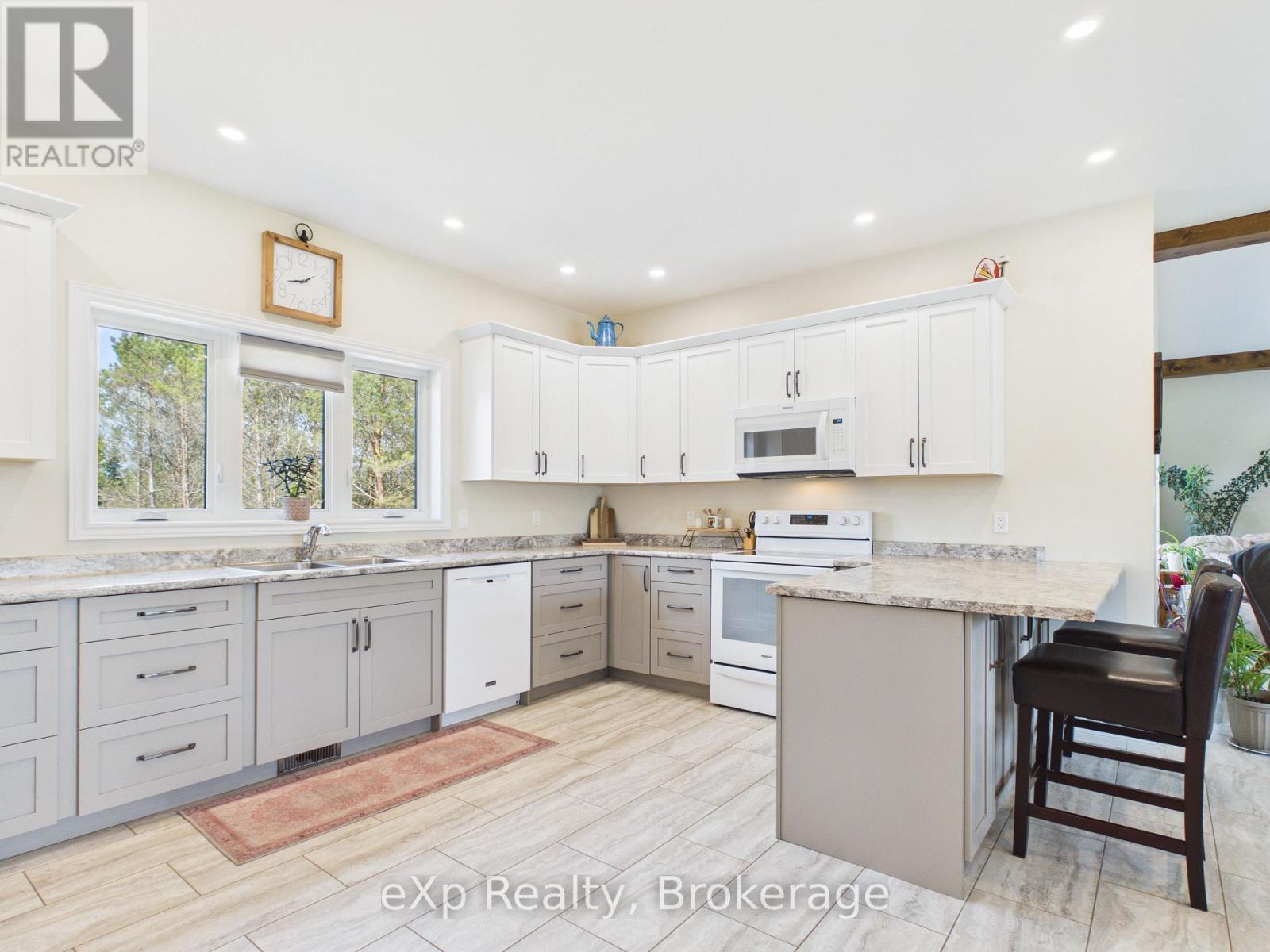 541354 14 Concession, West Grey, Ontario  N0G 1L0 - Photo 10 - X12980420