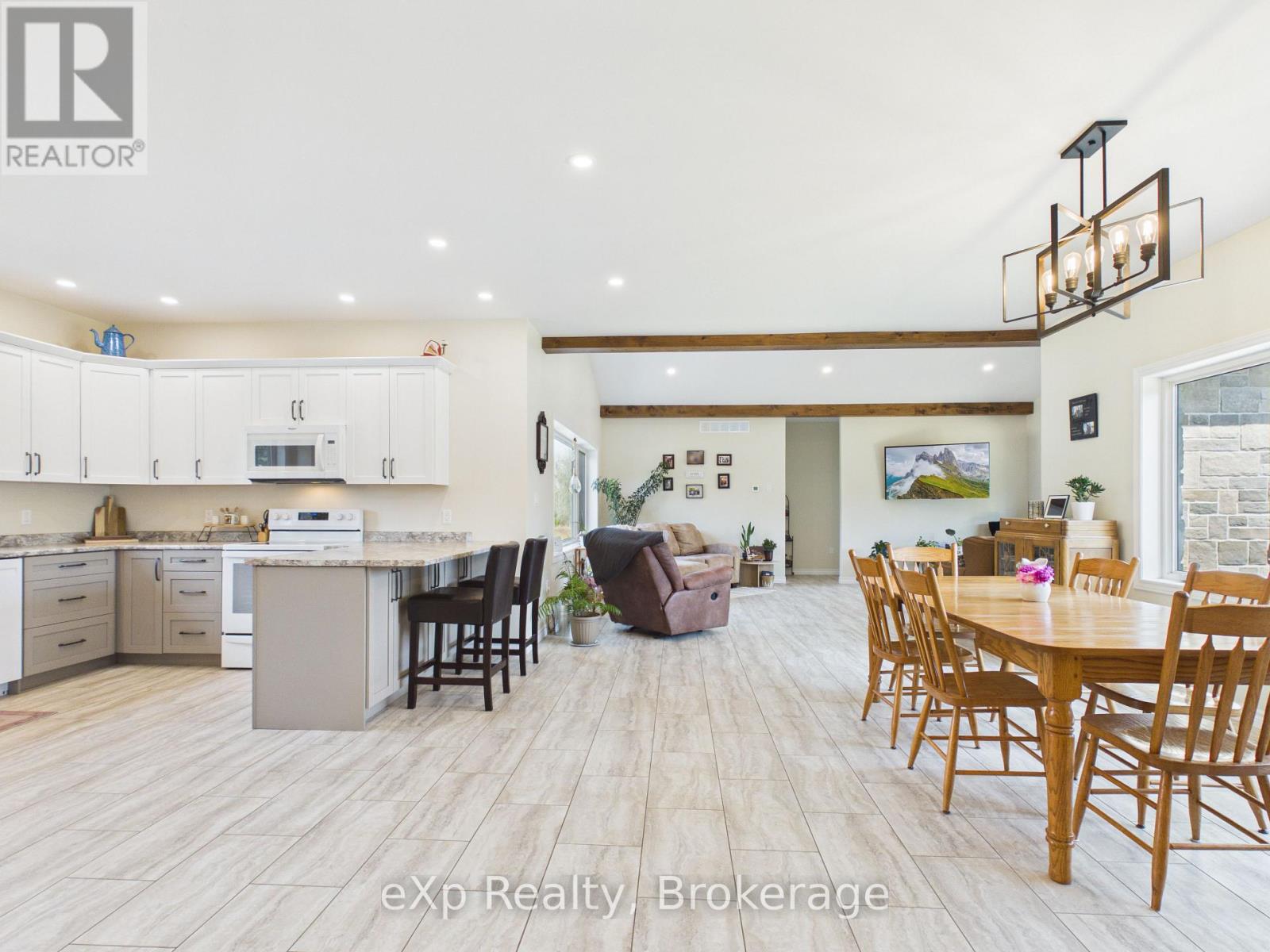 541354 14 Concession, West Grey, Ontario  N0G 1L0 - Photo 8 - X12980420