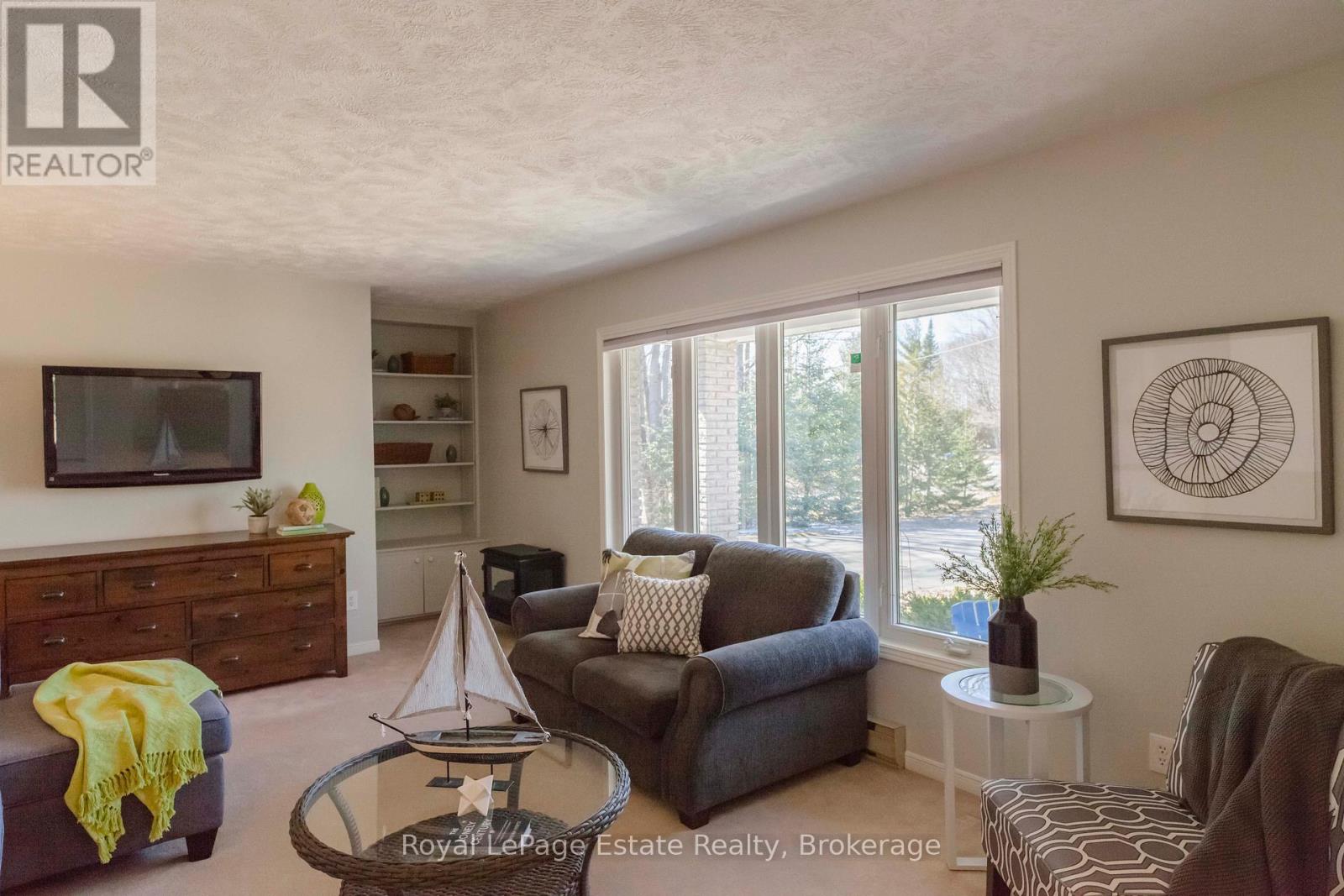 21 Sauble Woods Crescent, South Bruce Peninsula, Ontario  N0H 2G0 - Photo 10 - X12981556
