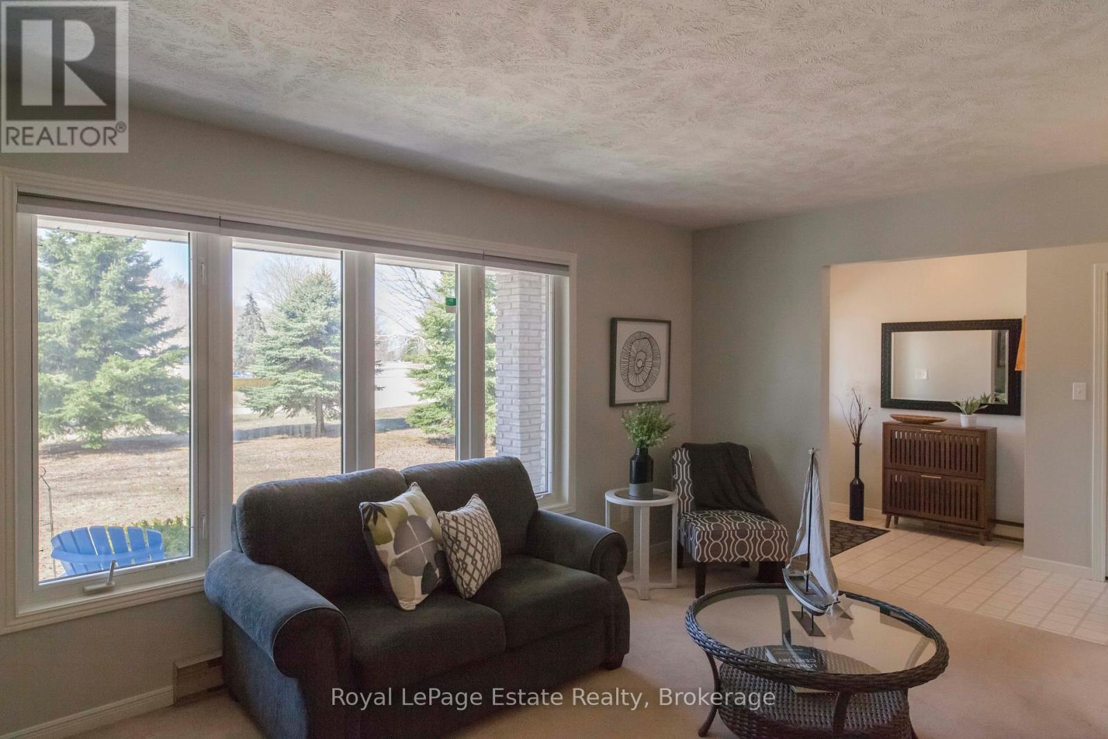 21 Sauble Woods Crescent, South Bruce Peninsula, Ontario  N0H 2G0 - Photo 12 - X12981556