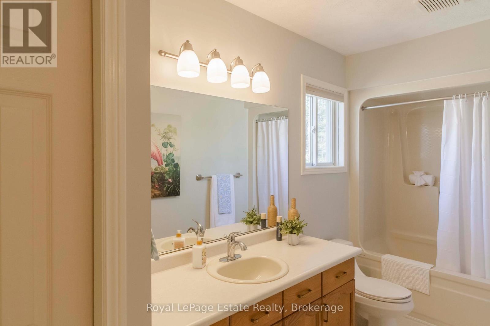 21 Sauble Woods Crescent, South Bruce Peninsula, Ontario  N0H 2G0 - Photo 19 - X12981556