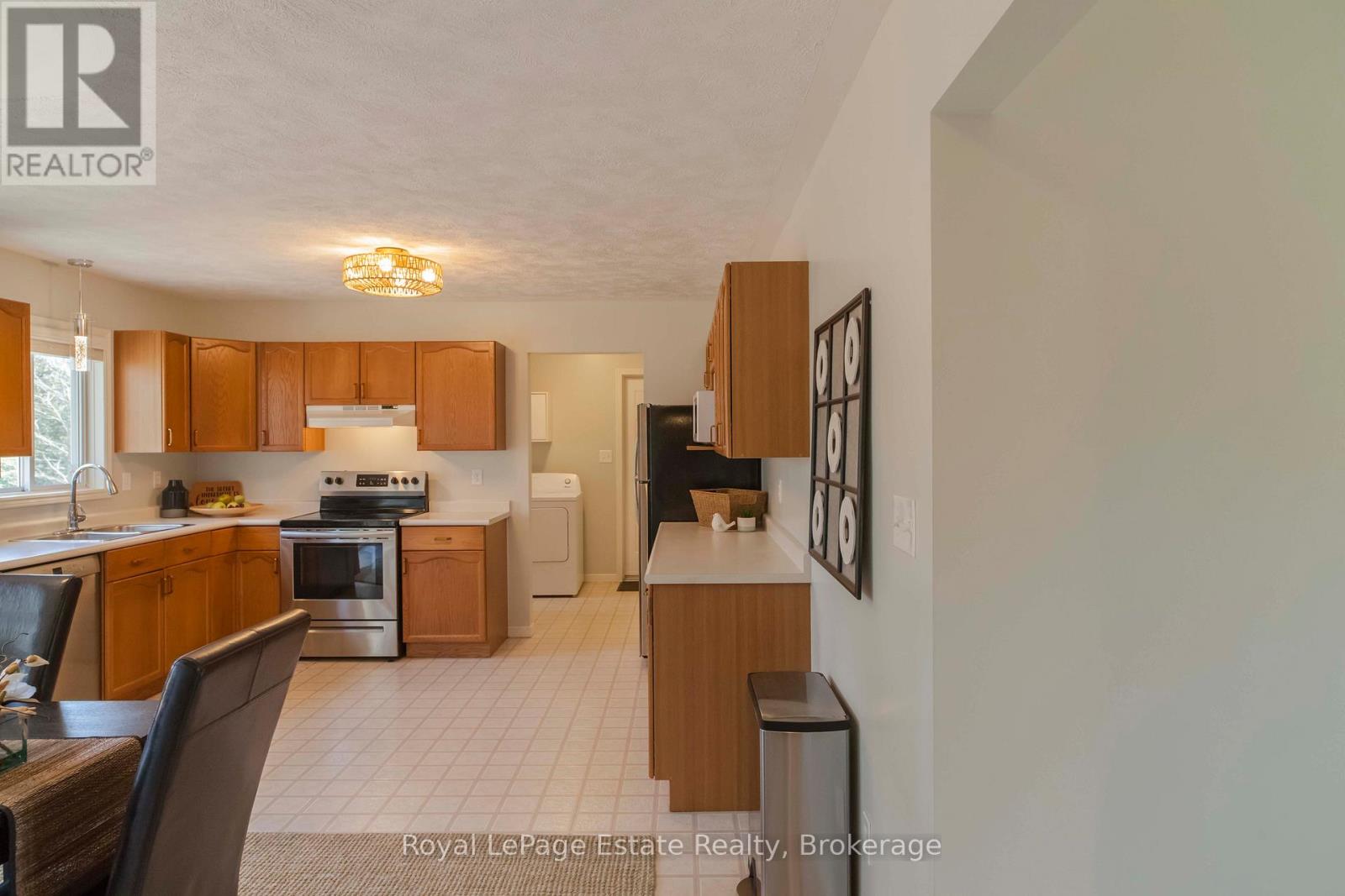 21 Sauble Woods Crescent, South Bruce Peninsula, Ontario  N0H 2G0 - Photo 23 - X12981556