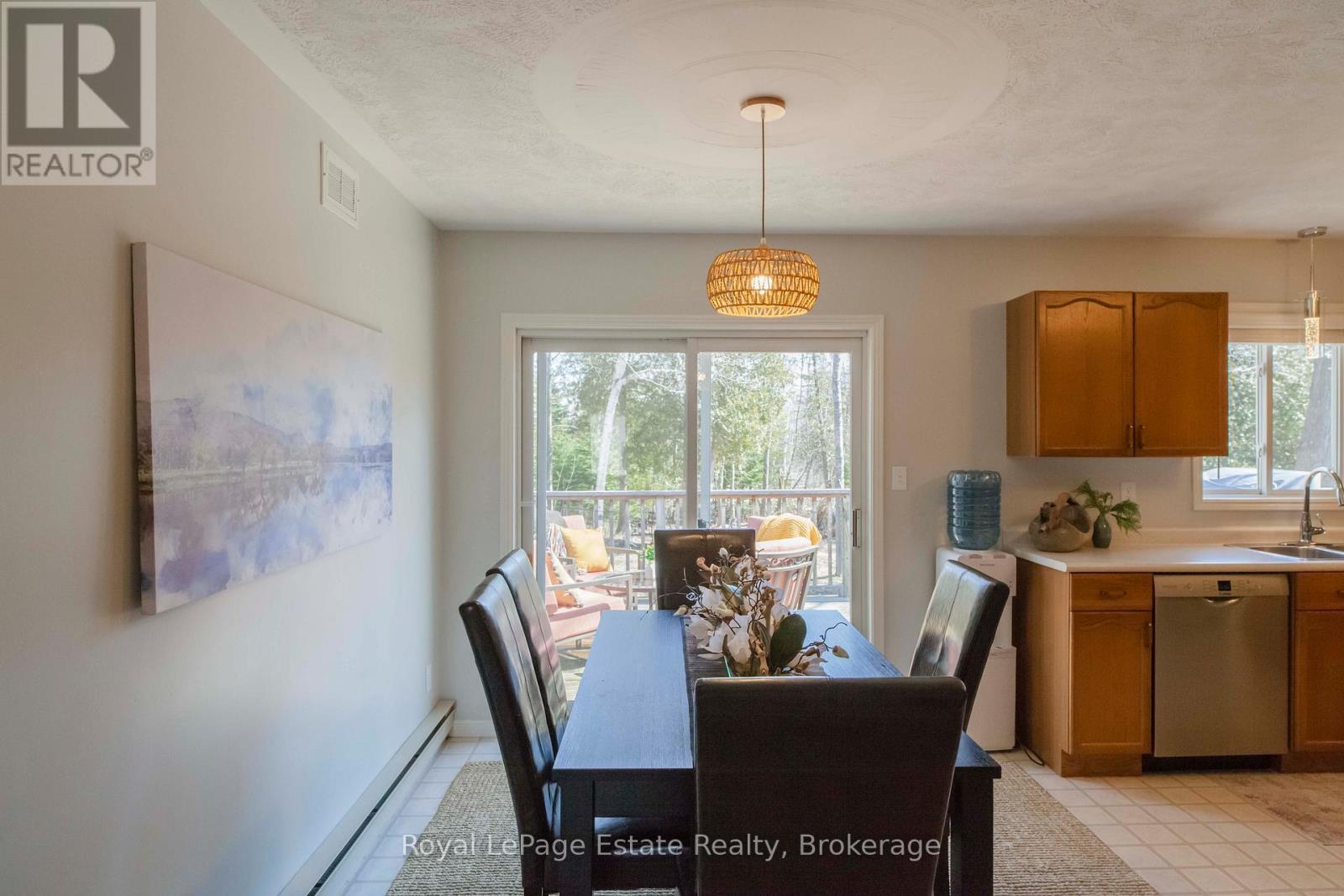 21 Sauble Woods Crescent, South Bruce Peninsula, Ontario  N0H 2G0 - Photo 25 - X12981556