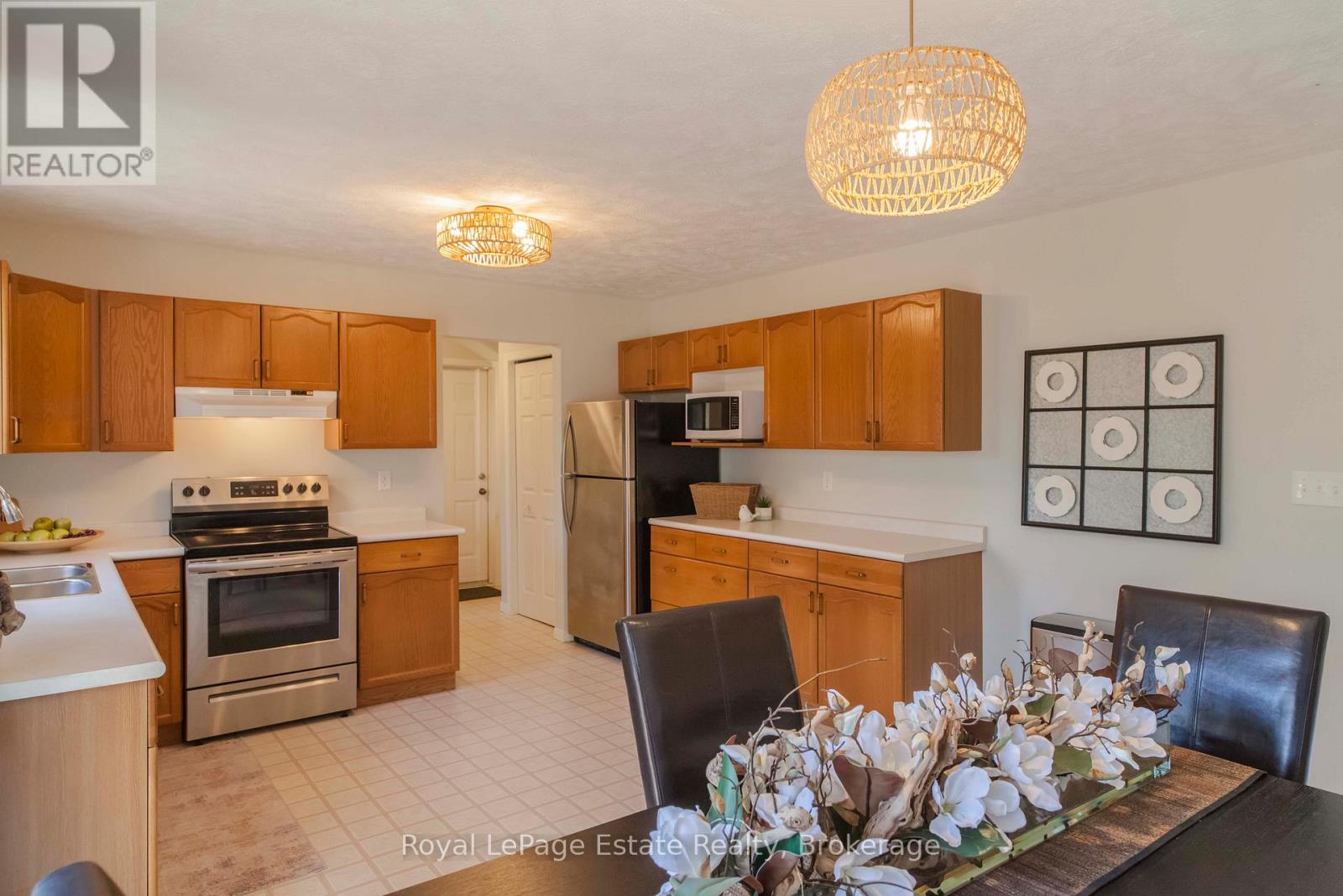 21 Sauble Woods Crescent, South Bruce Peninsula, Ontario  N0H 2G0 - Photo 29 - X12981556
