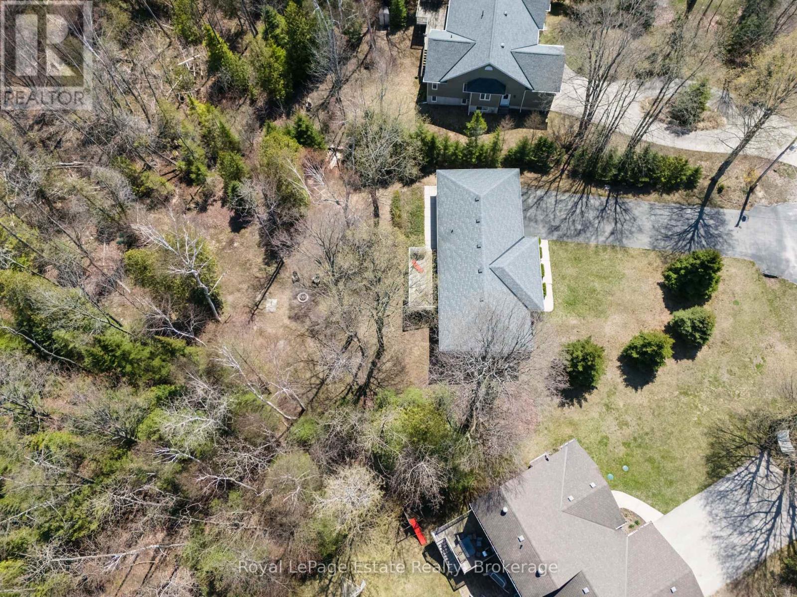 21 Sauble Woods Crescent, South Bruce Peninsula, Ontario  N0H 2G0 - Photo 3 - X12981556