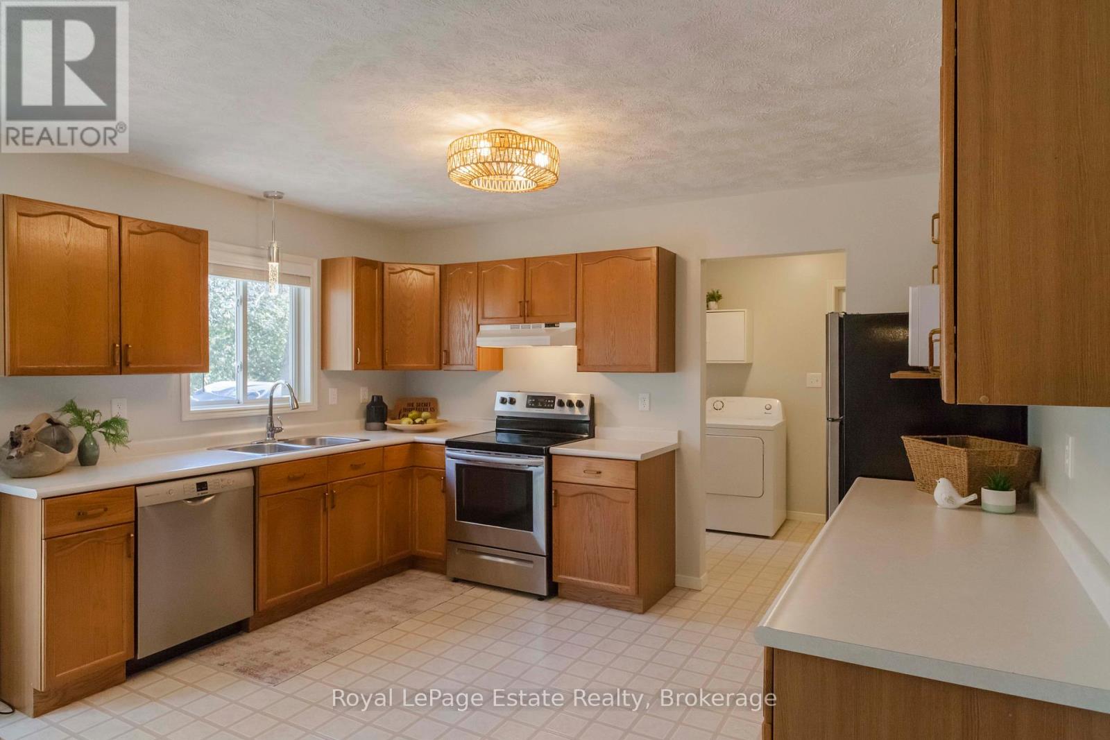 21 Sauble Woods Crescent, South Bruce Peninsula, Ontario  N0H 2G0 - Photo 30 - X12981556