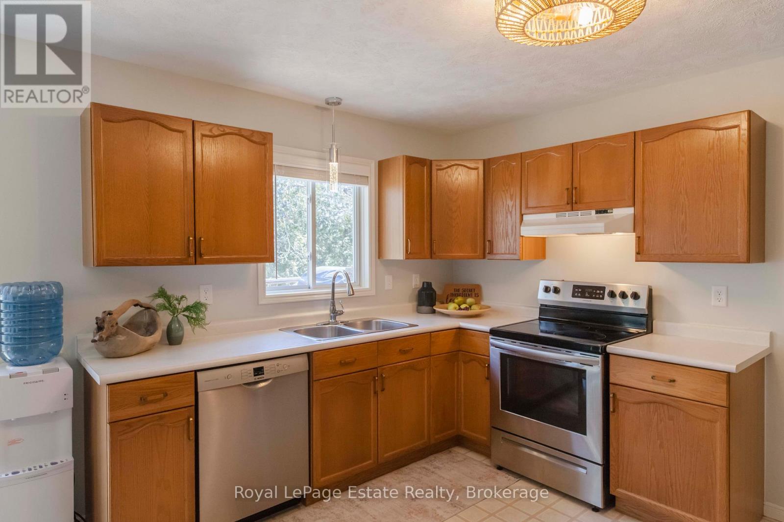21 Sauble Woods Crescent, South Bruce Peninsula, Ontario  N0H 2G0 - Photo 31 - X12981556