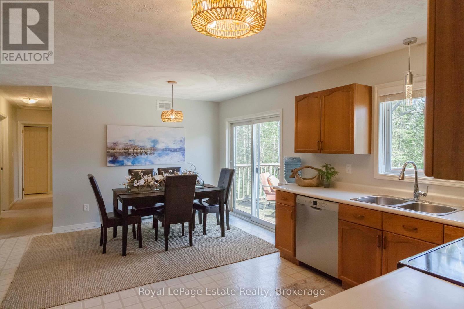 21 Sauble Woods Crescent, South Bruce Peninsula, Ontario  N0H 2G0 - Photo 33 - X12981556
