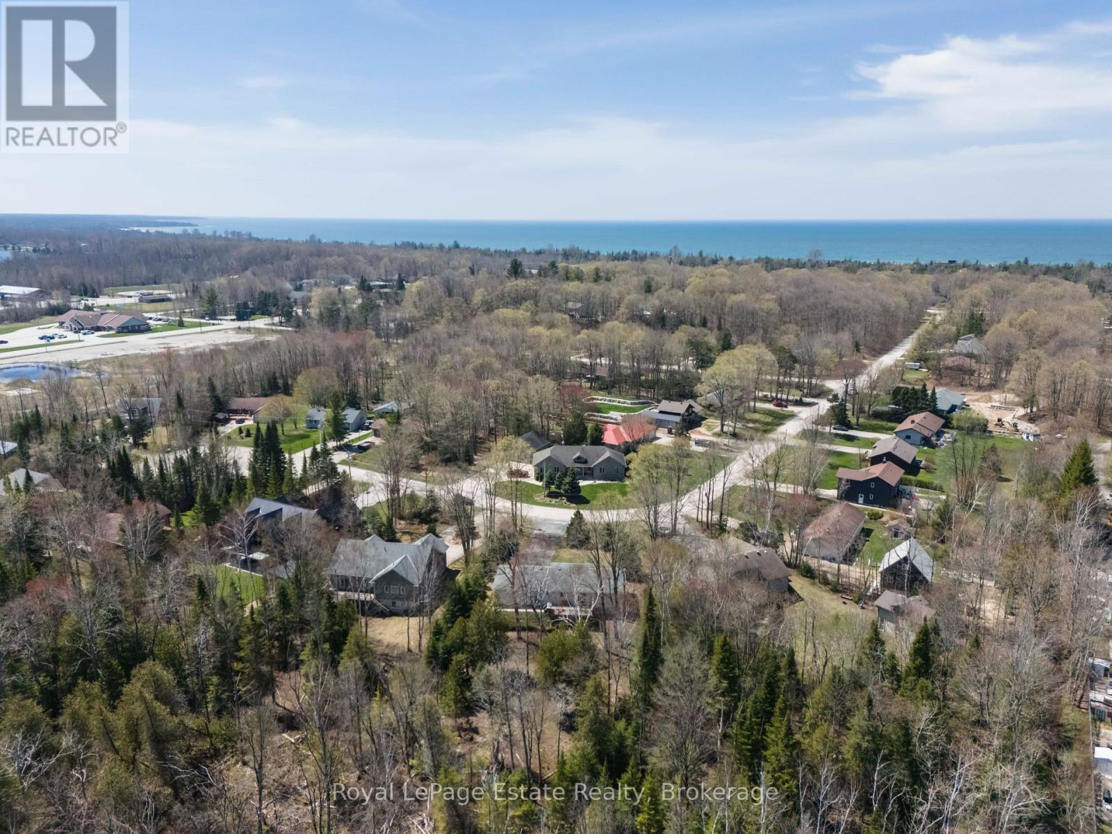 21 Sauble Woods Crescent, South Bruce Peninsula, Ontario  N0H 2G0 - Photo 4 - X12981556