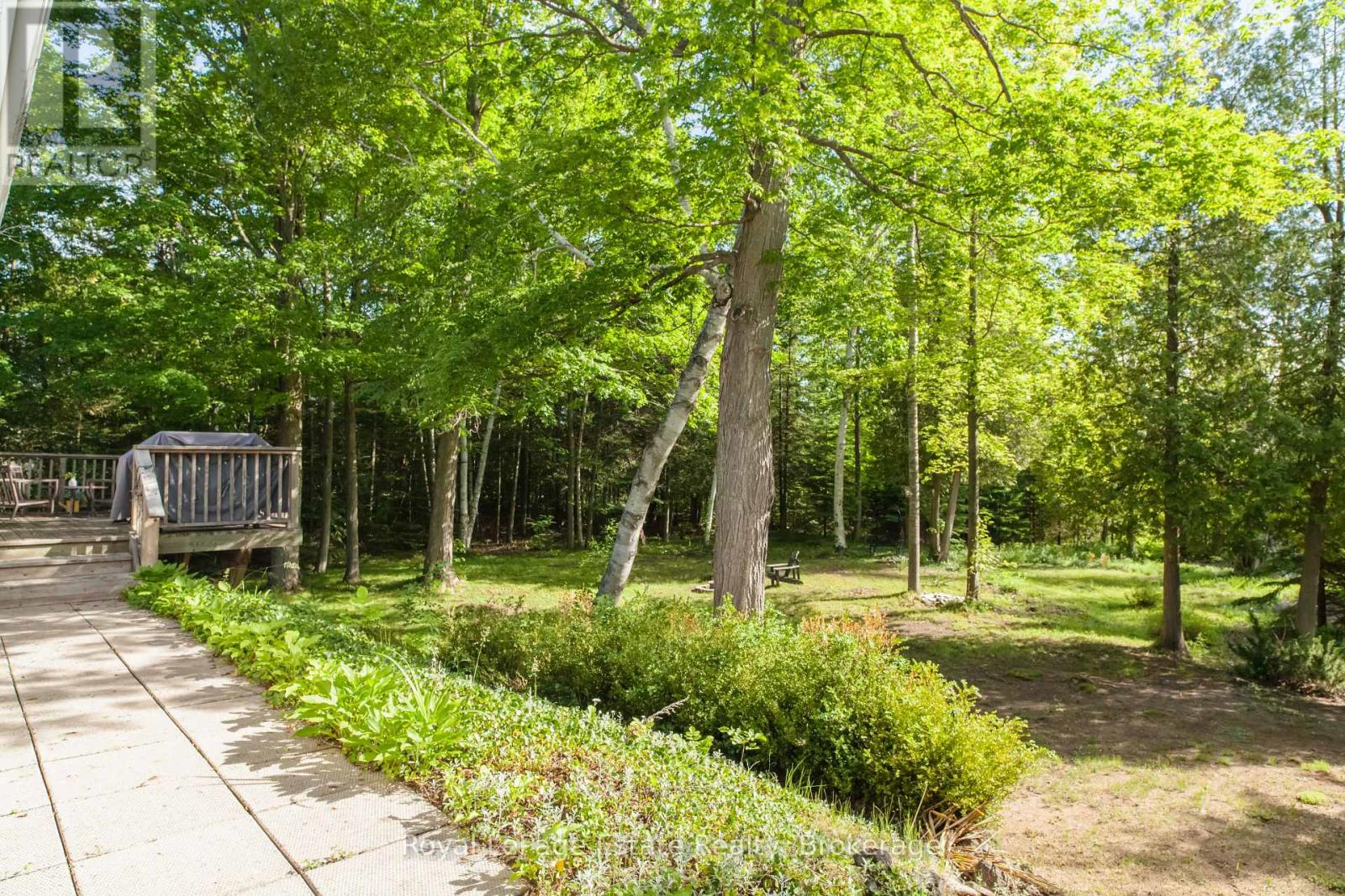 21 Sauble Woods Crescent, South Bruce Peninsula, Ontario  N0H 2G0 - Photo 45 - X12981556