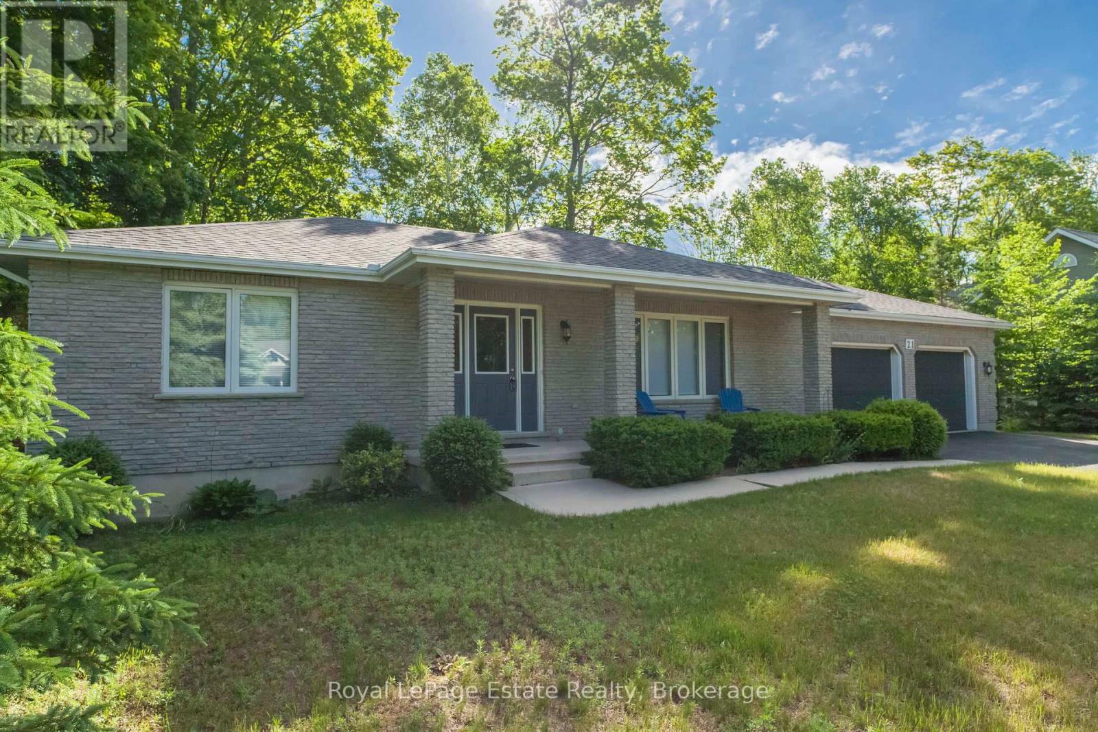 21 Sauble Woods Crescent, South Bruce Peninsula, Ontario  N0H 2G0 - Photo 5 - X12981556