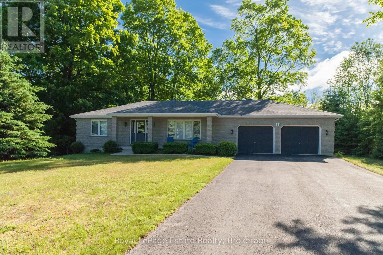 21 Sauble Woods Crescent, South Bruce Peninsula, Ontario  N0H 2G0 - Photo 6 - X12981556