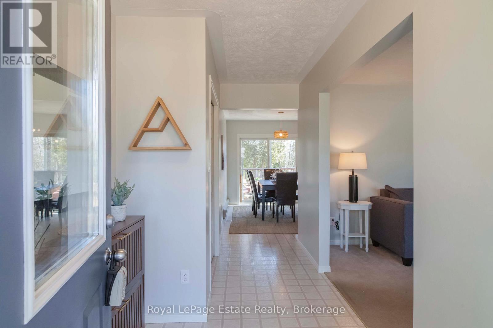 21 Sauble Woods Crescent, South Bruce Peninsula, Ontario  N0H 2G0 - Photo 7 - X12981556