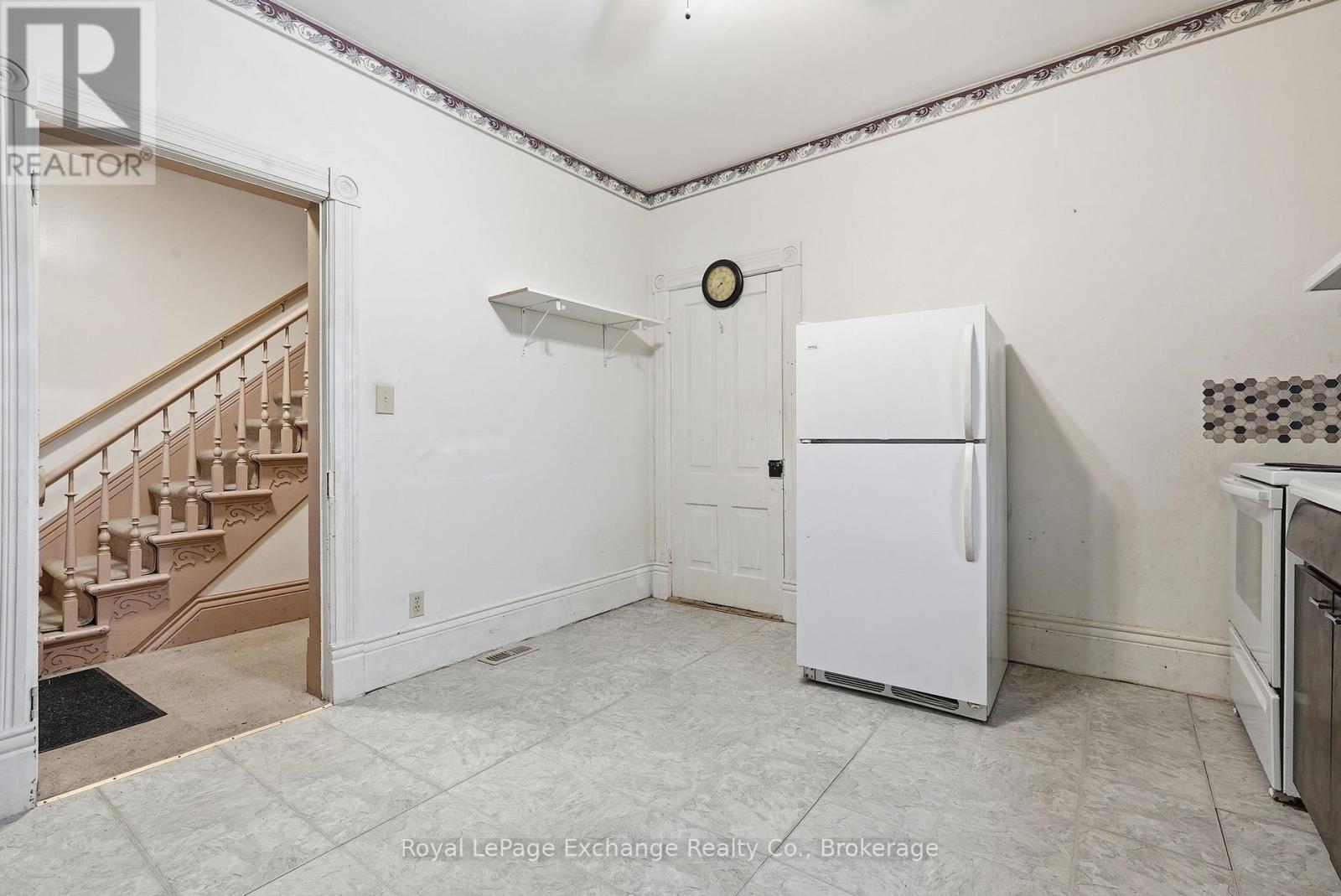 588 11th Avenue, Hanover, Ontario  N4N 2S6 - Photo 14 - X12981660