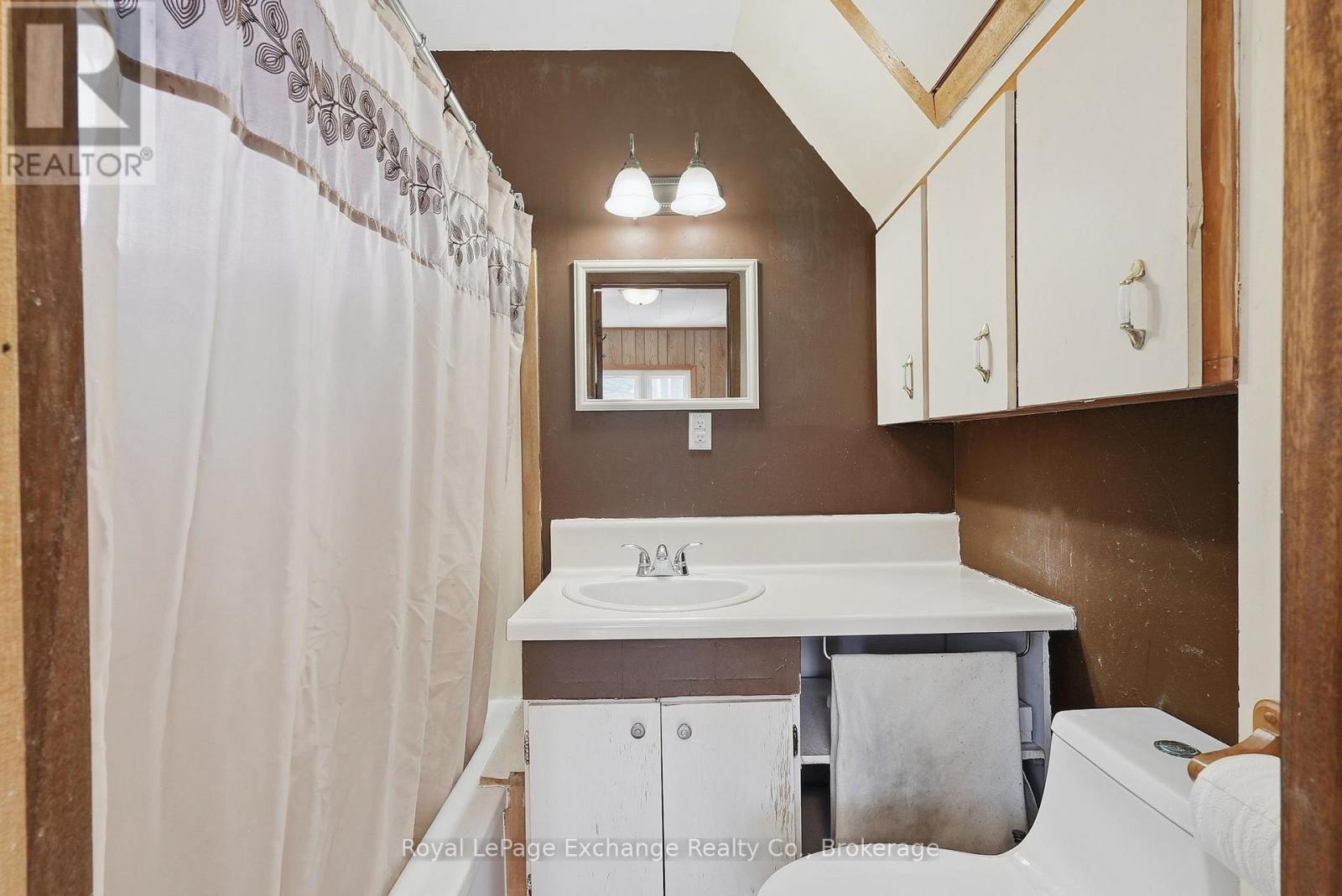 588 11th Avenue, Hanover, Ontario  N4N 2S6 - Photo 20 - X12981660