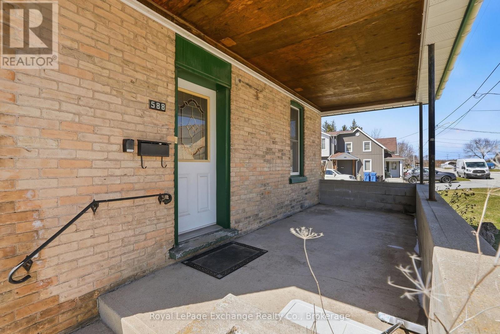 588 11th Avenue, Hanover, Ontario  N4N 2S6 - Photo 8 - X12981660