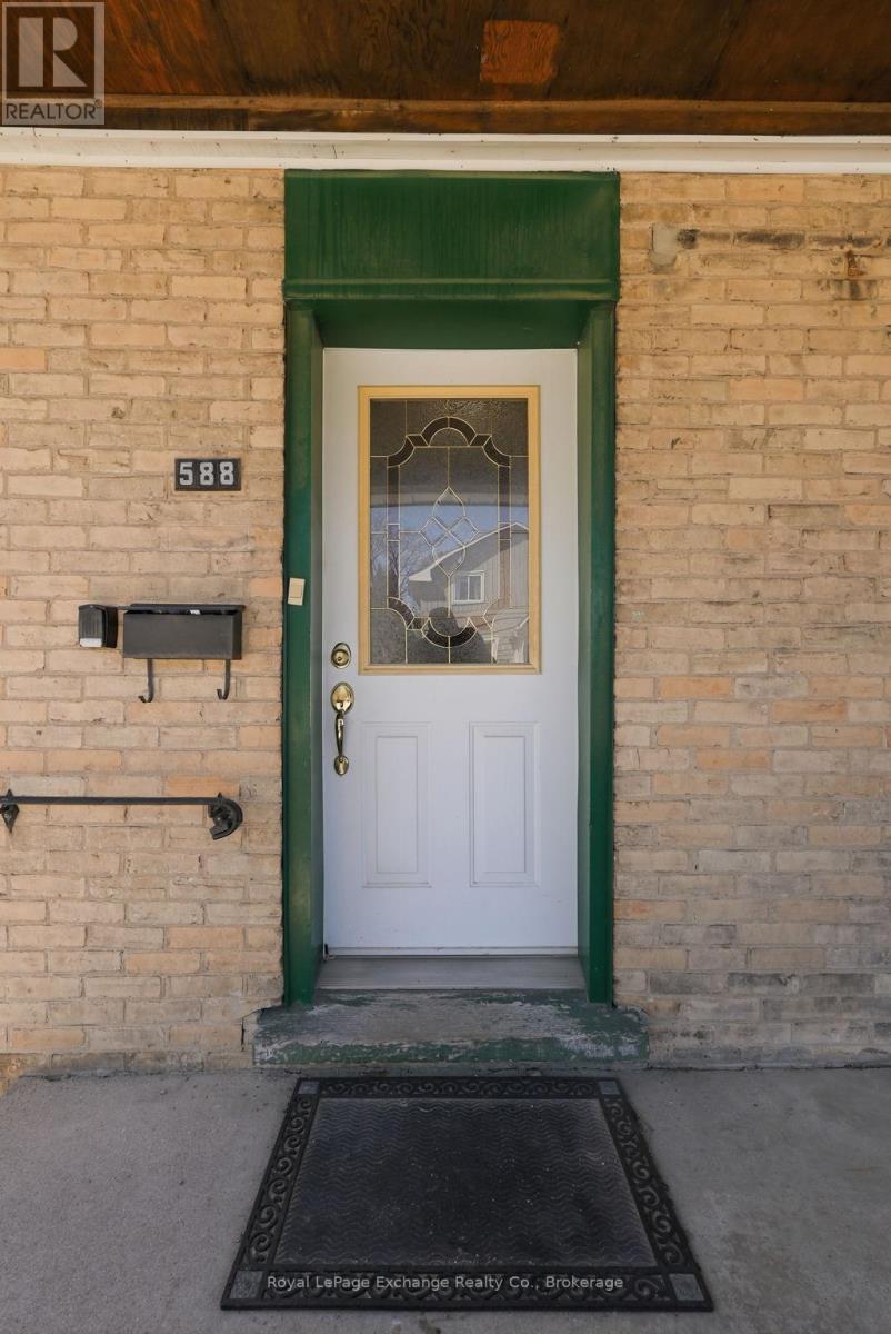 588 11th Avenue, Hanover, Ontario  N4N 2S6 - Photo 9 - X12981660