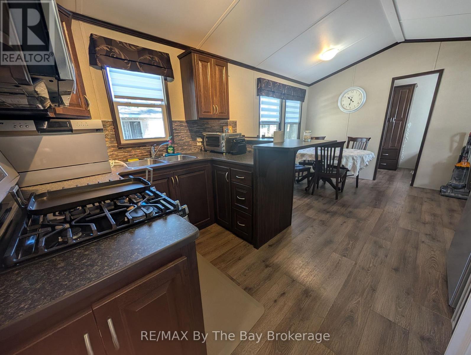 42 Temagami Trail, Wasaga Beach, Ontario  L9Z 1X7 - Photo 15 - S12982436
