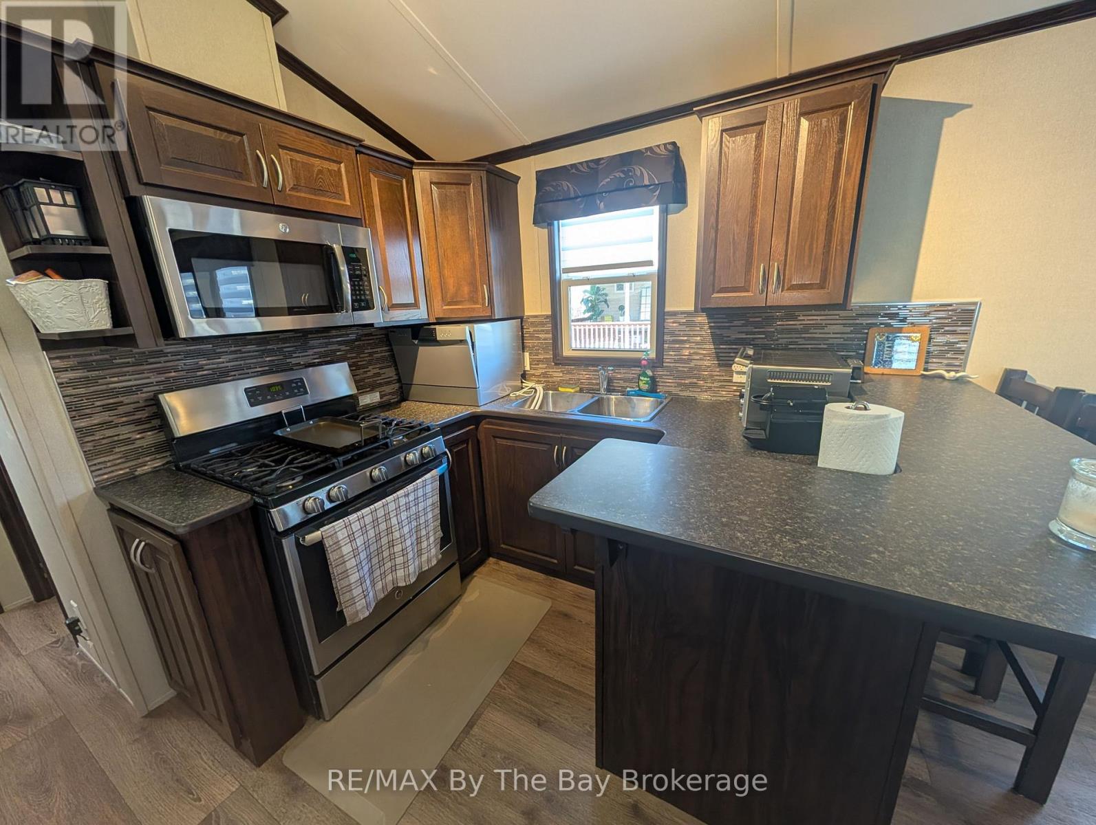 42 Temagami Trail, Wasaga Beach, Ontario  L9Z 1X7 - Photo 16 - S12982436