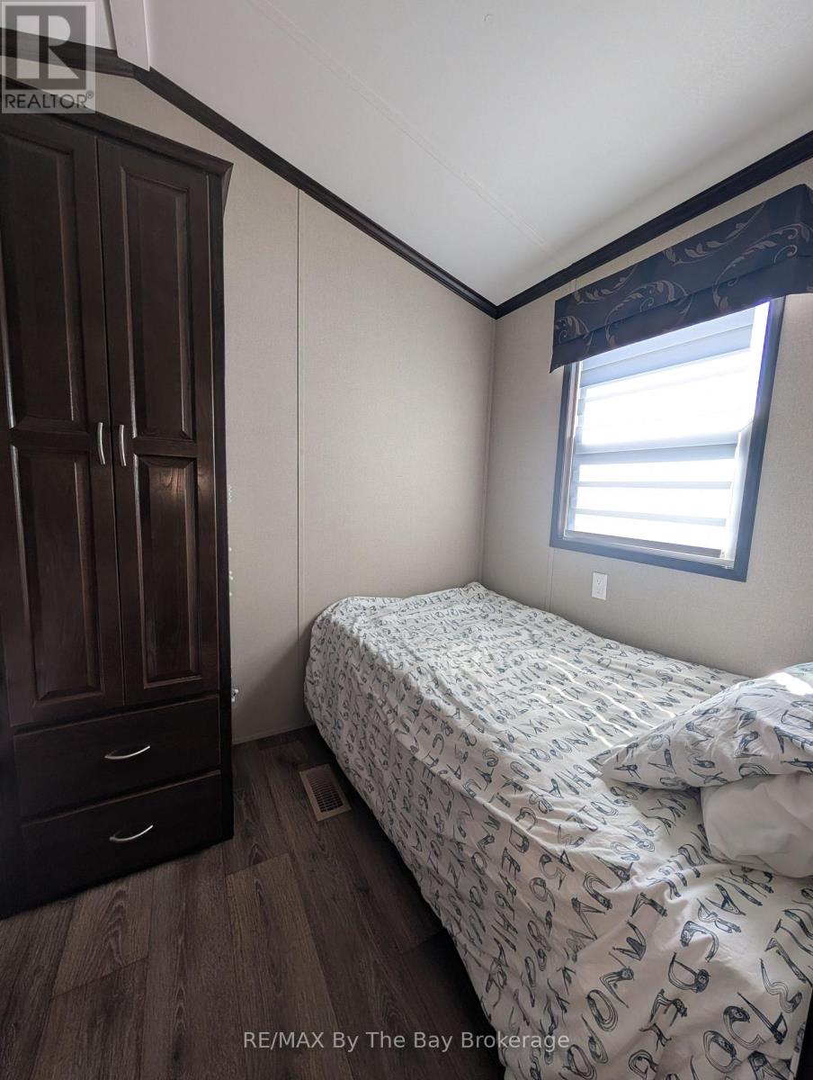 42 Temagami Trail, Wasaga Beach, Ontario  L9Z 1X7 - Photo 19 - S12982436