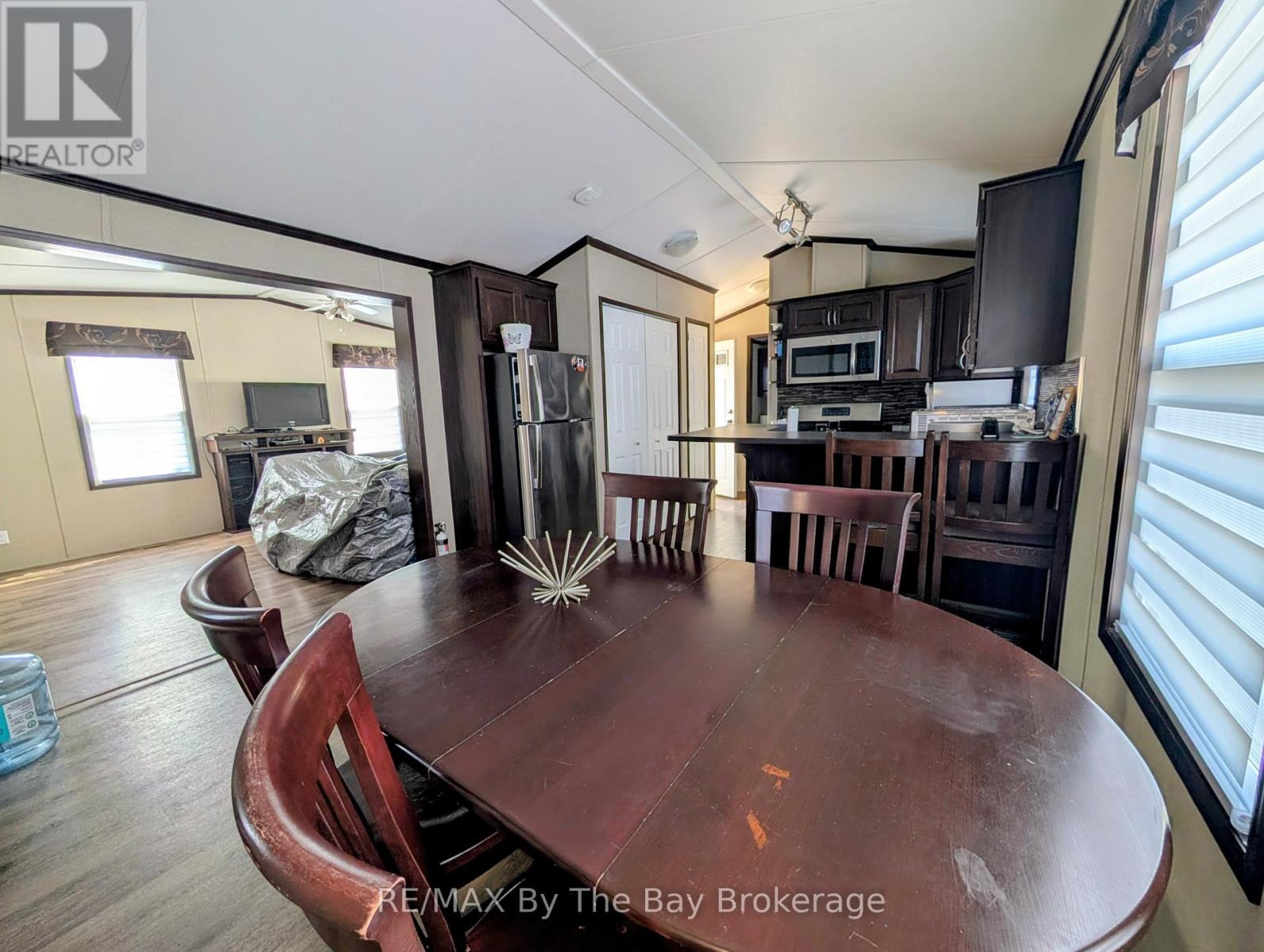42 Temagami Trail, Wasaga Beach, Ontario  L9Z 1X7 - Photo 5 - S12982436