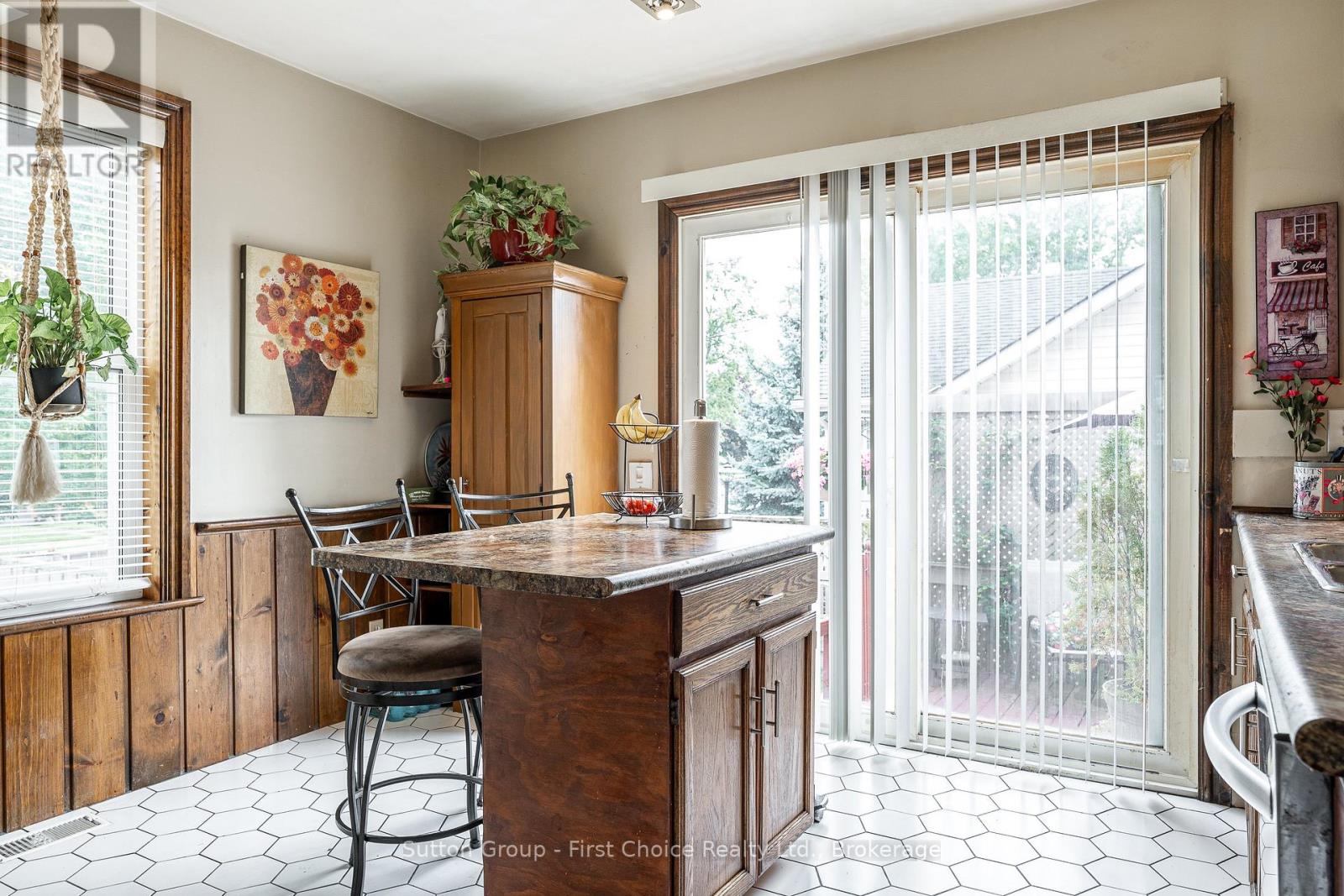 141 Perth Street, Stratford, Ontario  N5A 3Y1 - Photo 17 - X12983104