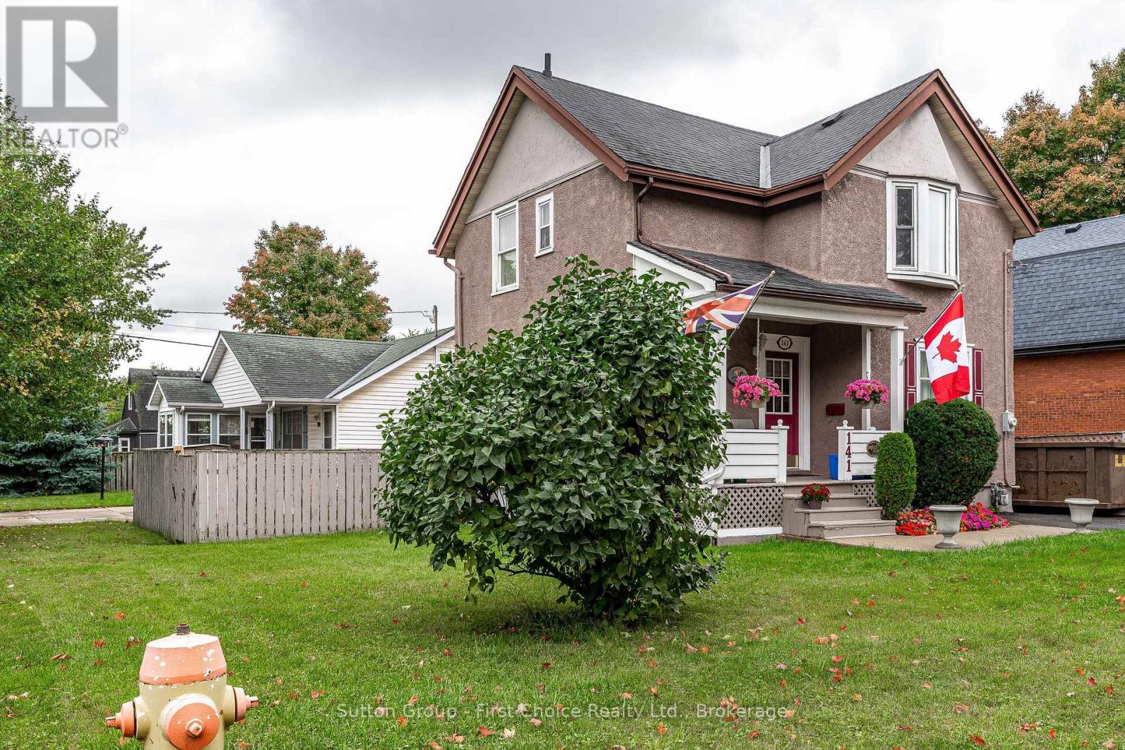 141 Perth Street, Stratford, Ontario  N5A 3Y1 - Photo 2 - X12983104
