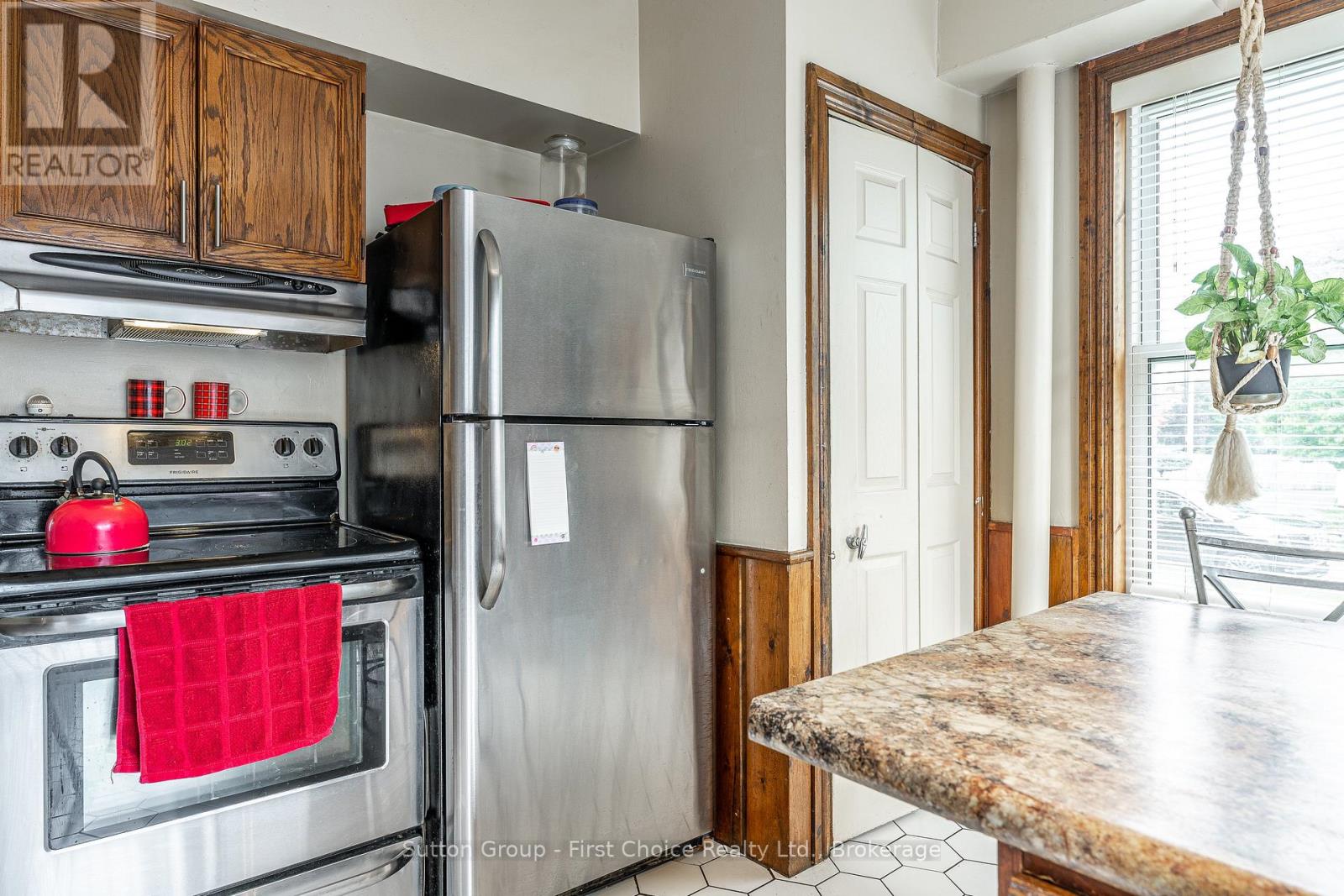 141 Perth Street, Stratford, Ontario  N5A 3Y1 - Photo 23 - X12983104