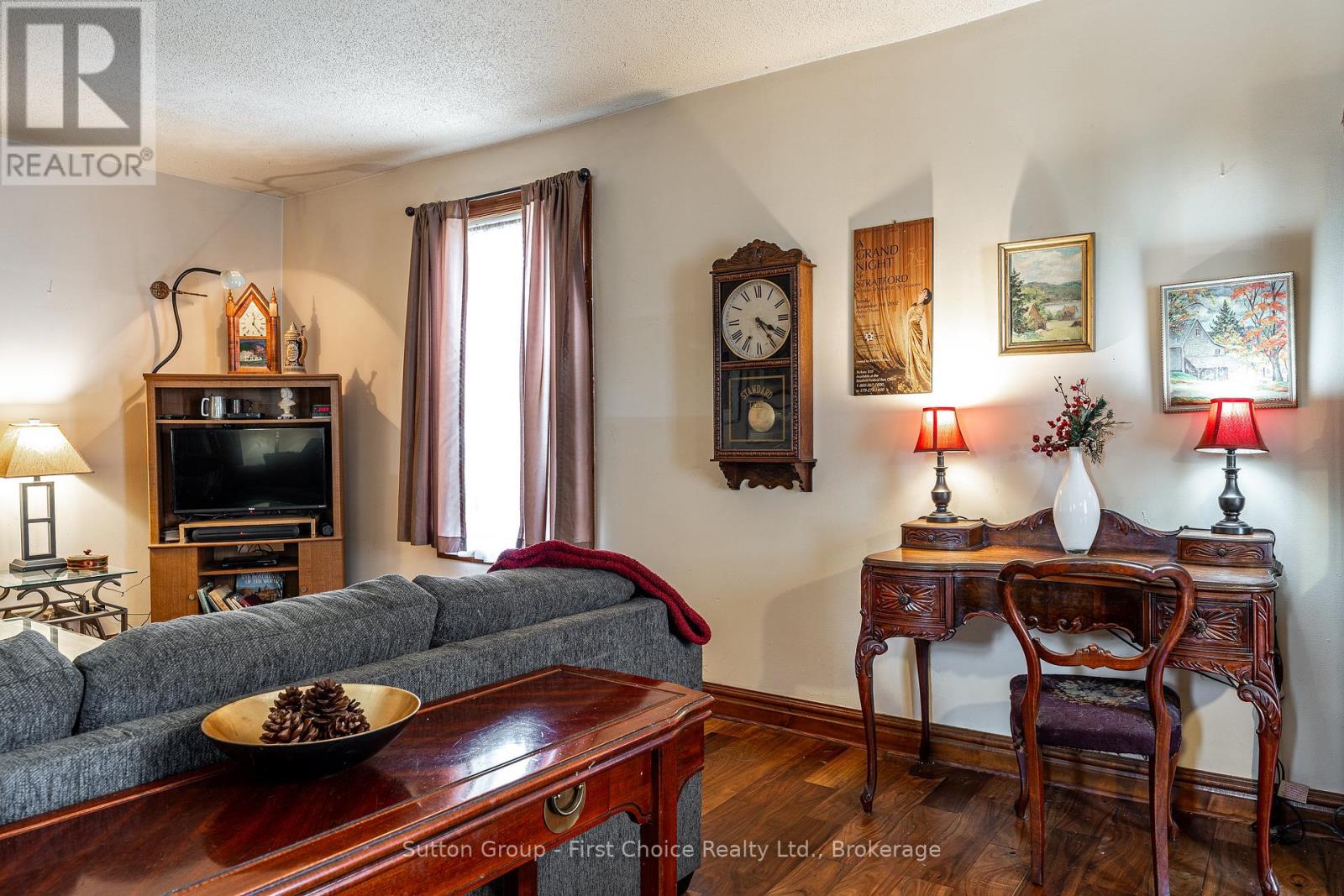 141 Perth Street, Stratford, Ontario  N5A 3Y1 - Photo 9 - X12983104