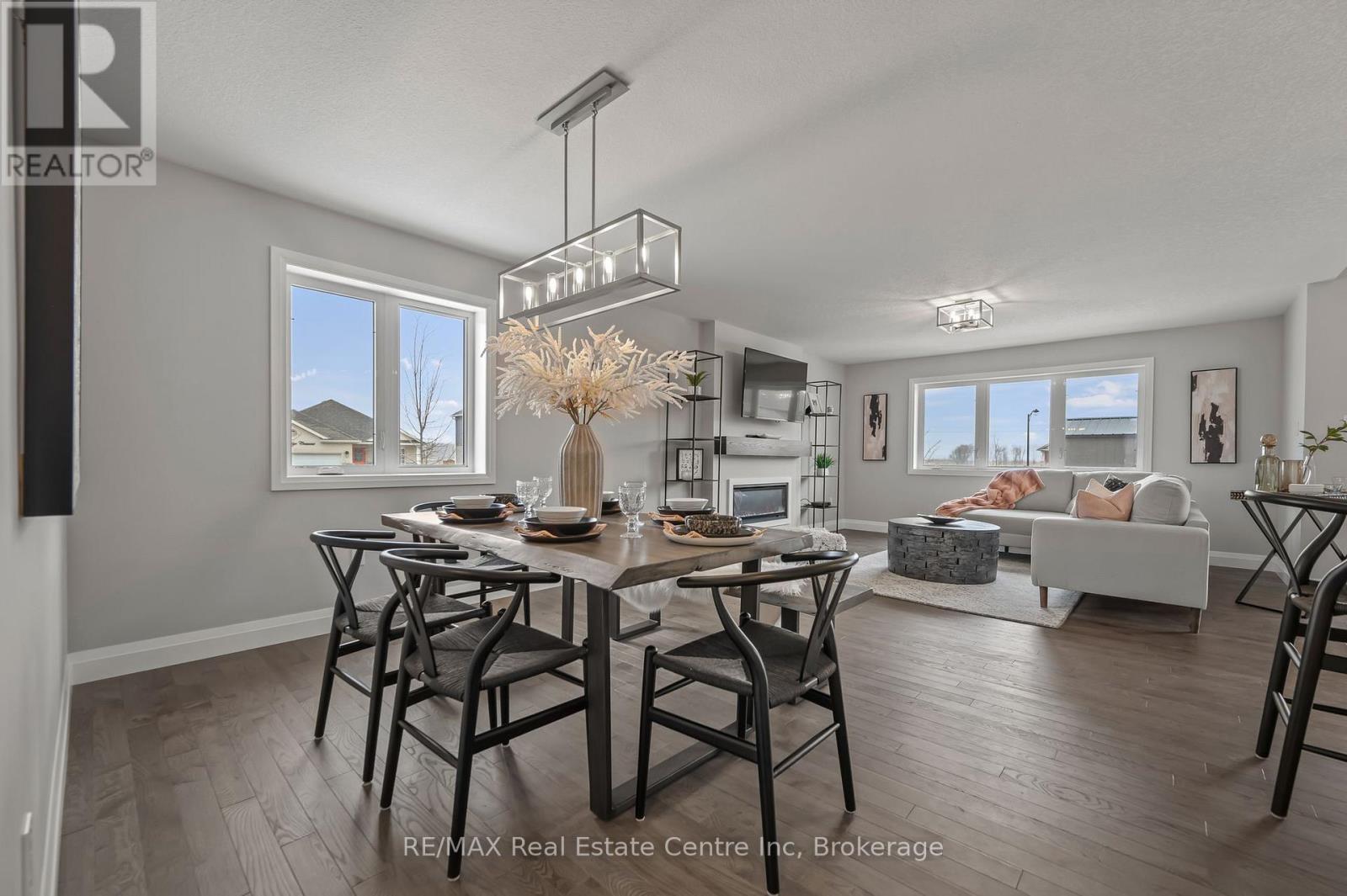 218 Bridge Crescent, Minto, Ontario  N0G 2P0 - Photo 2 - X12984326