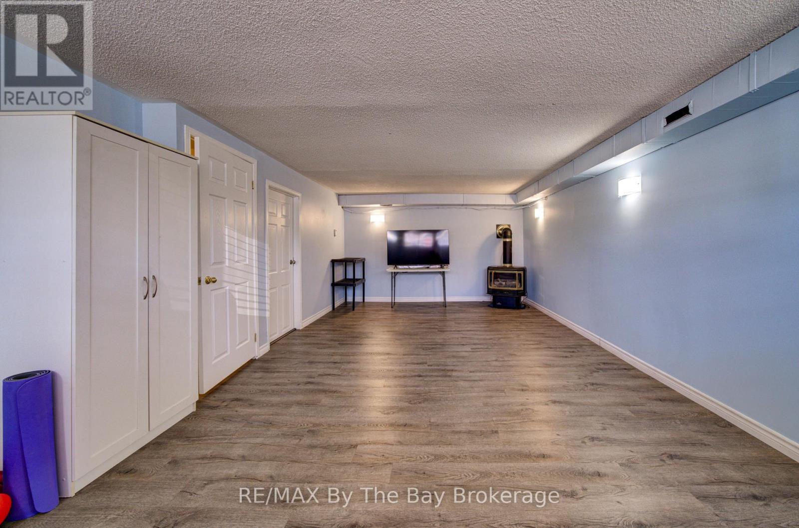 9 Frederick Drive, Wasaga Beach, Ontario  L9Z 1P9 - Photo 19 - S12984614