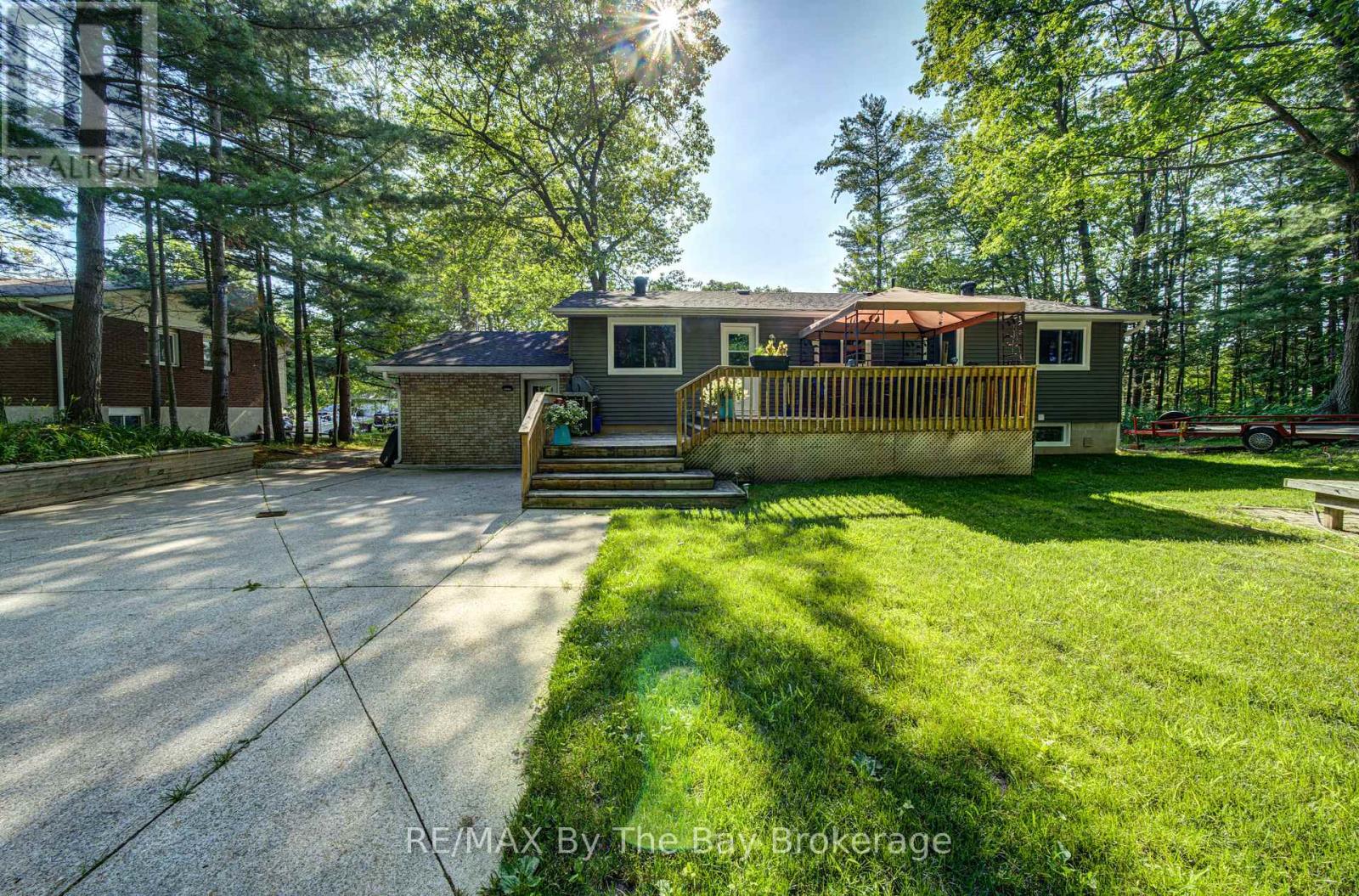 9 Frederick Drive, Wasaga Beach, Ontario  L9Z 1P9 - Photo 28 - S12984614