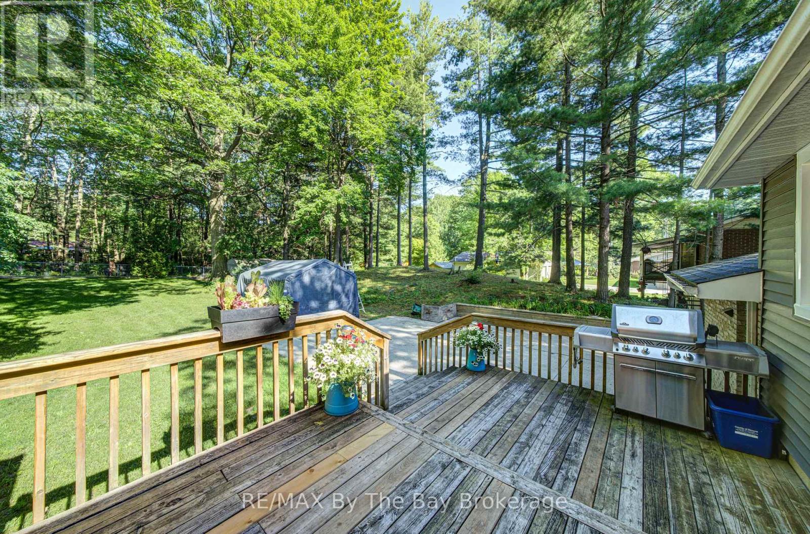 9 Frederick Drive, Wasaga Beach, Ontario  L9Z 1P9 - Photo 37 - S12984614