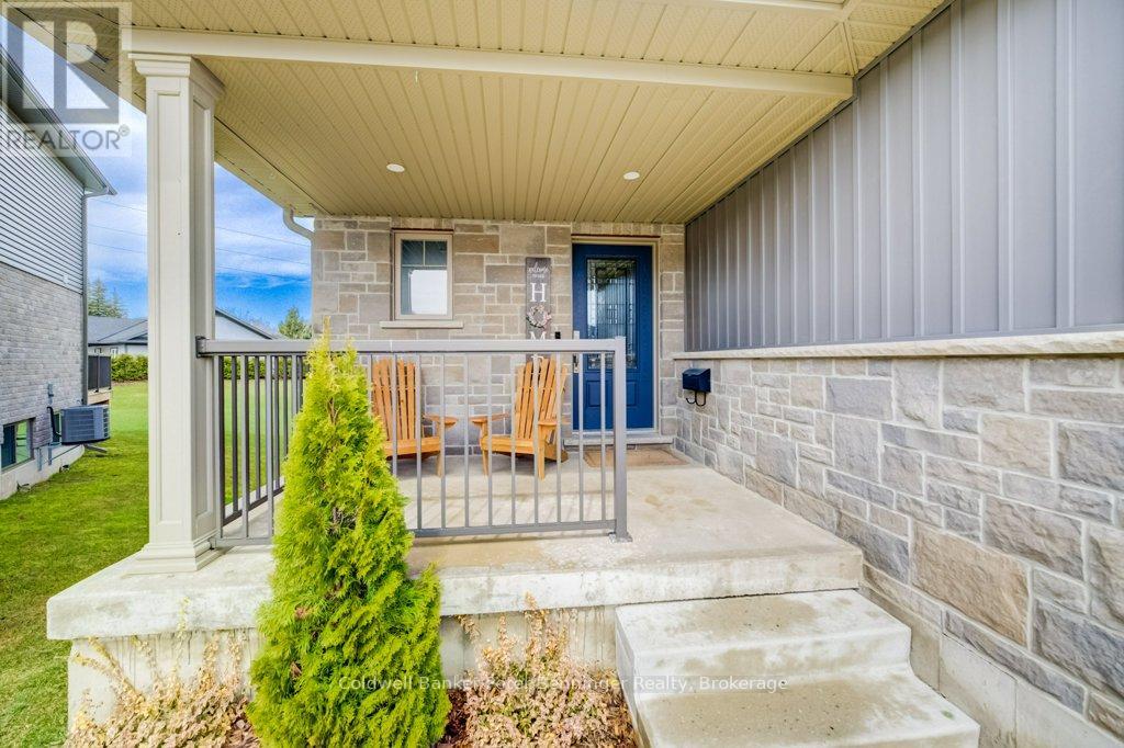 126 Second Street, Brockton, Ontario  N0G 2V0 - Photo 5 - X12984656