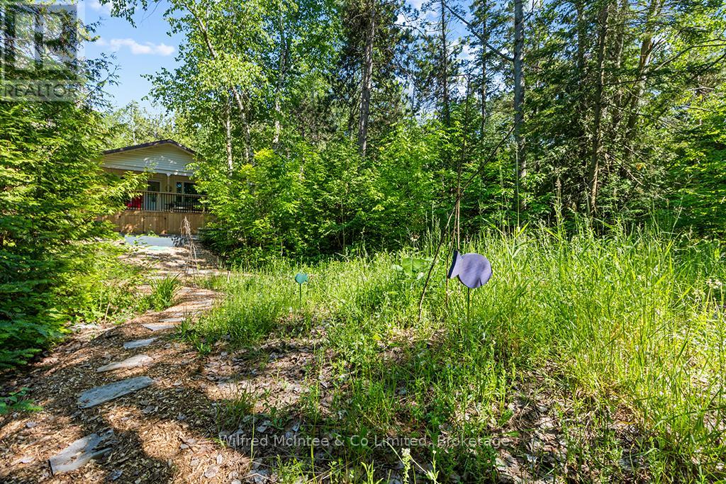 55 Thompson Avenue, Native Leased Lands, Ontario  N0H 2G0 - Photo 32 - X12984866